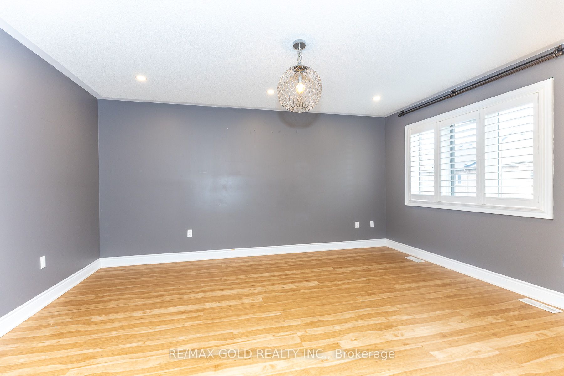 943 Transom Crescent Property Photo 29