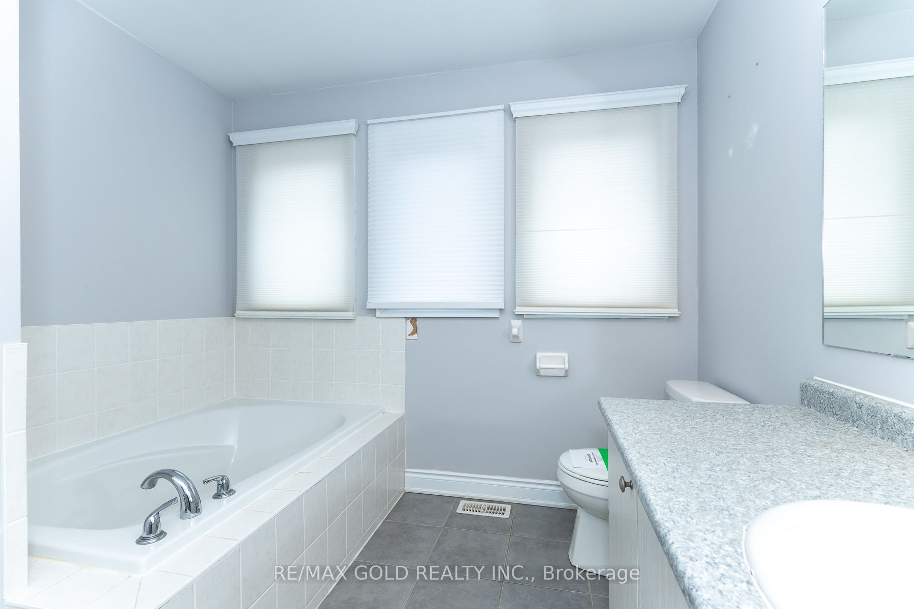 943 Transom Crescent Property Photo 33