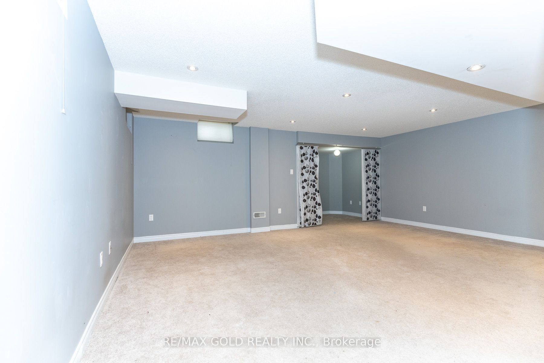 943 Transom Crescent Property Photo 45