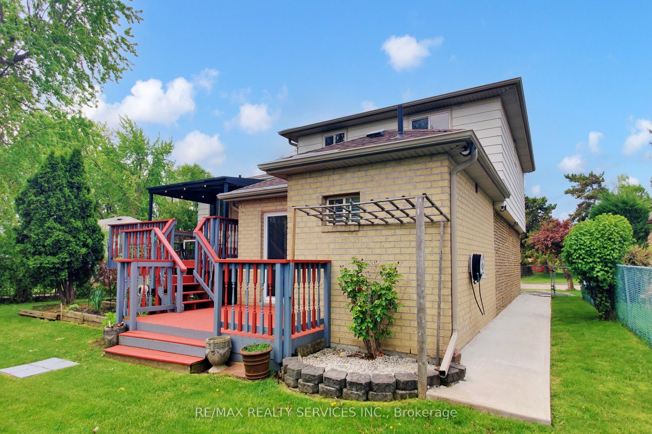 53 Geneva Crescent Property Photo 46