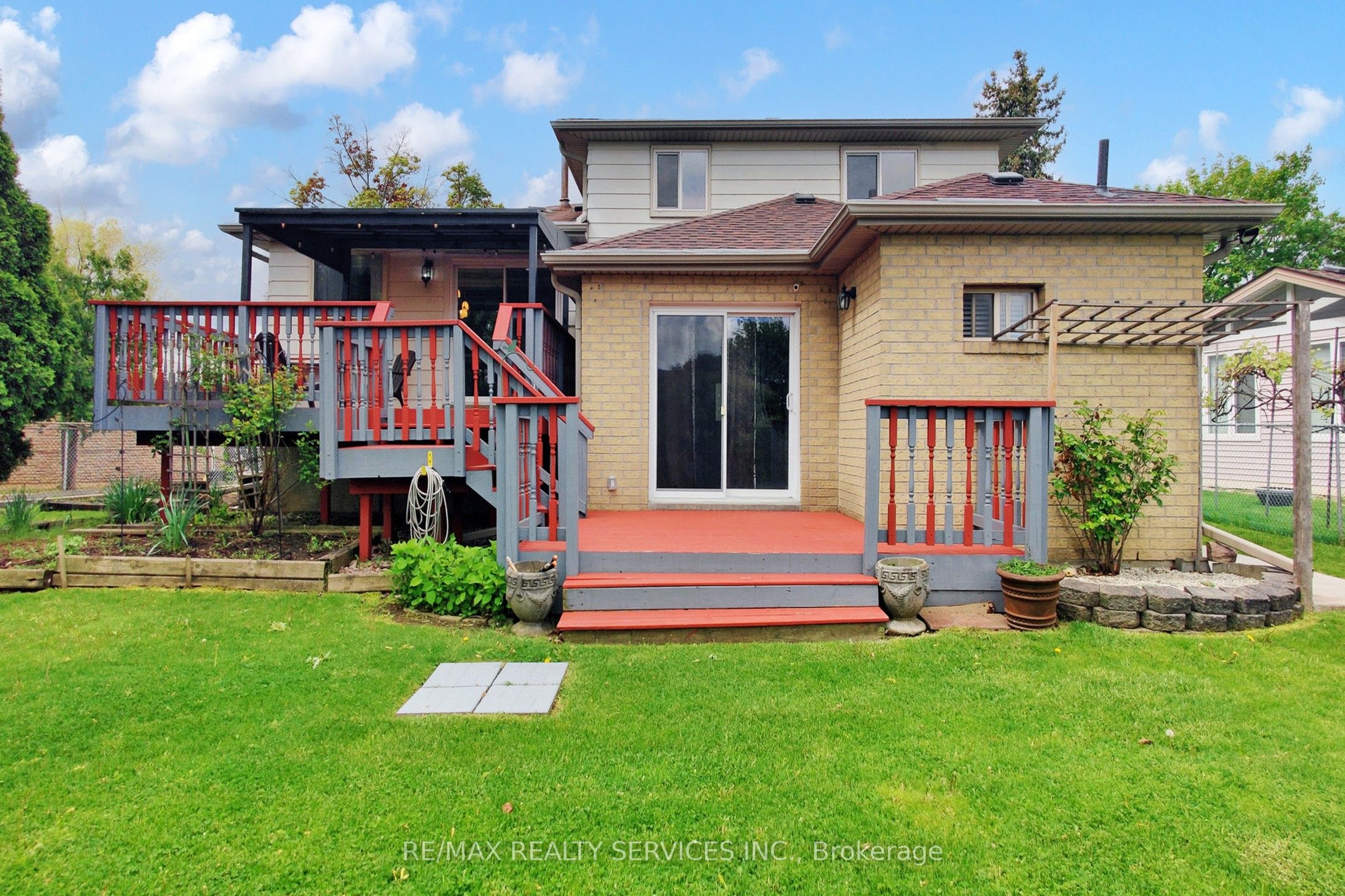 53 Geneva Crescent Property Photo 47