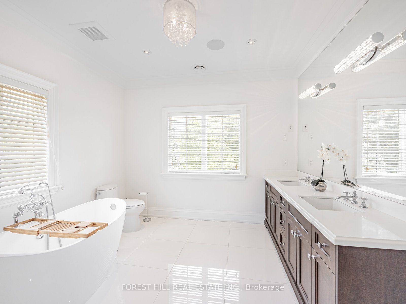 302 Pinehurst Drive W Property Photo 21