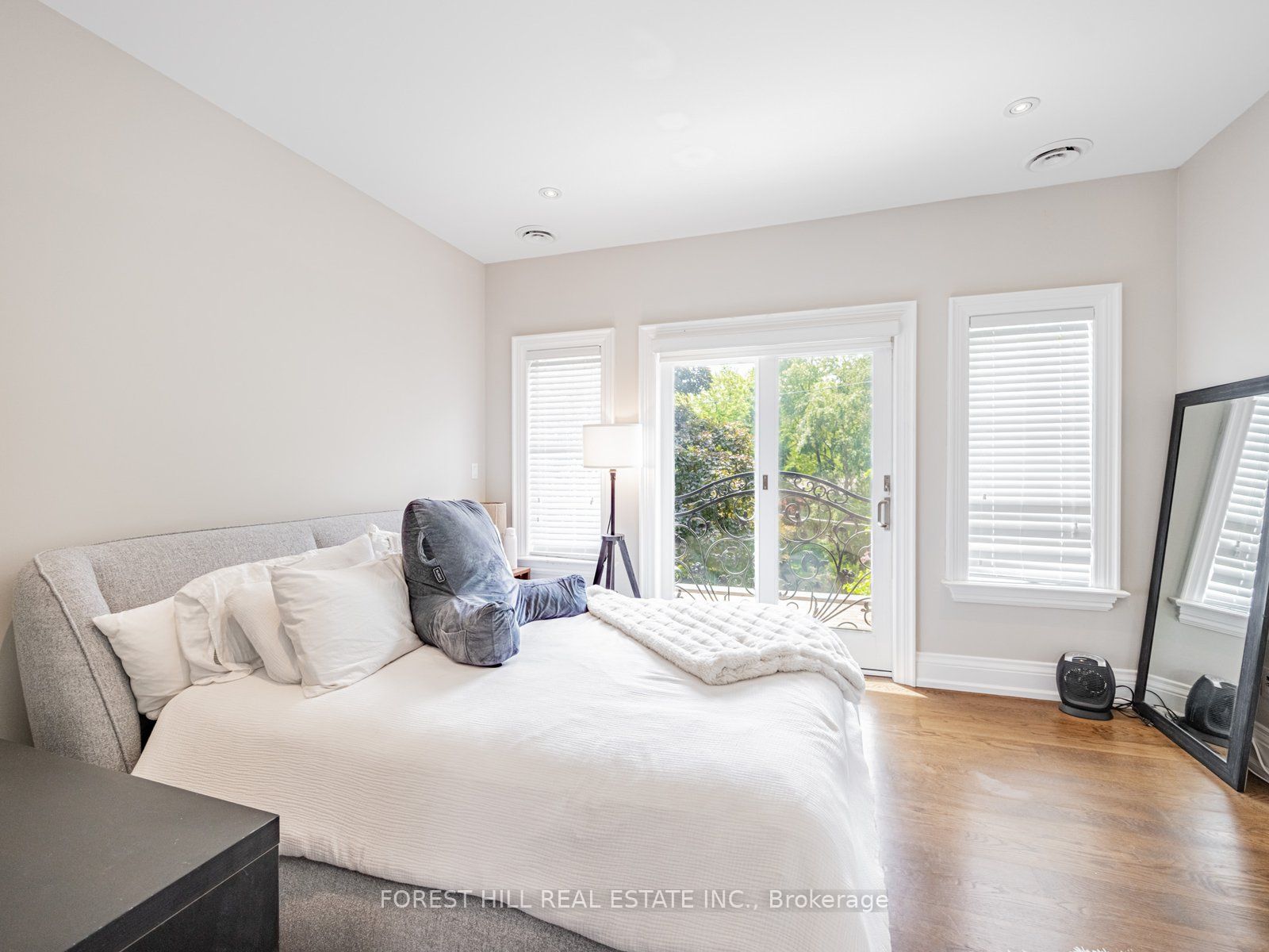 302 Pinehurst Drive W Property Photo 25