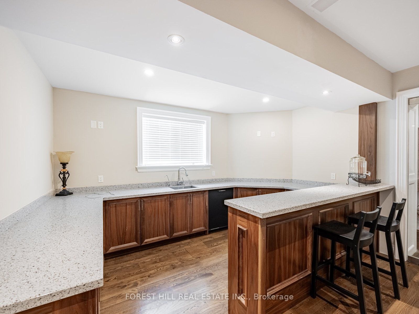302 Pinehurst Drive W Property Photo 34