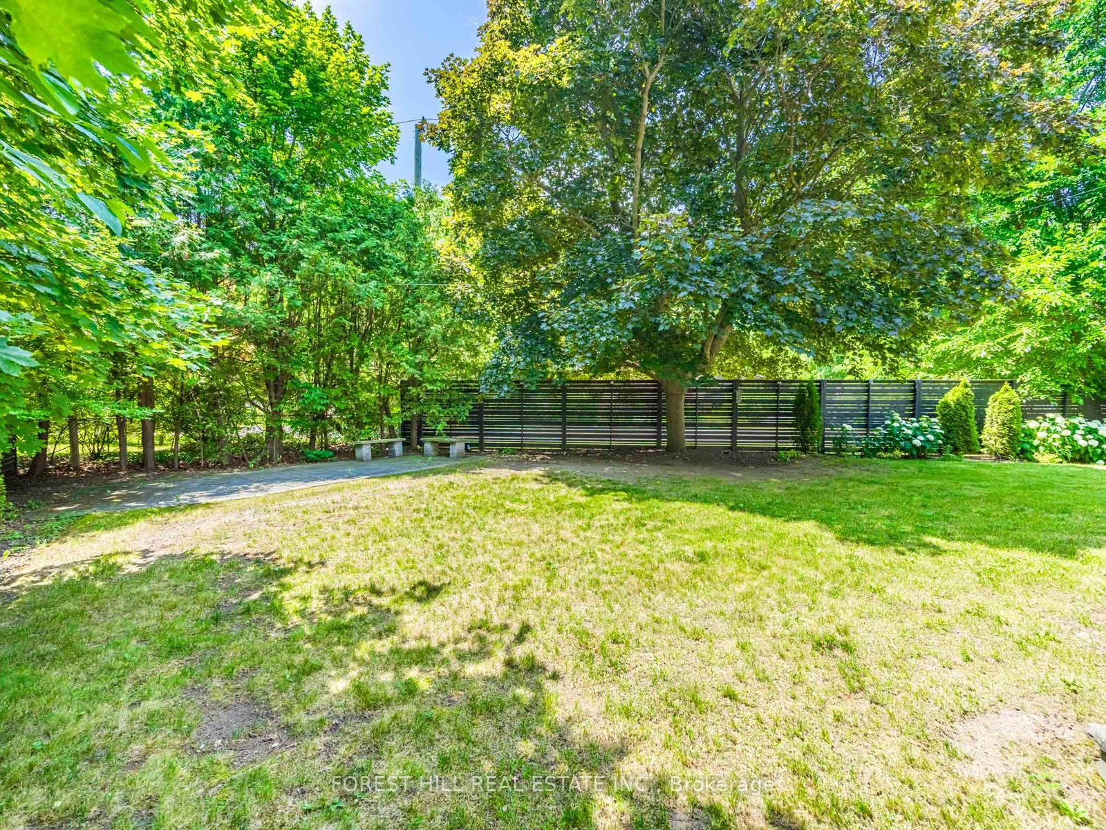302 Pinehurst Drive W Property Photo 44
