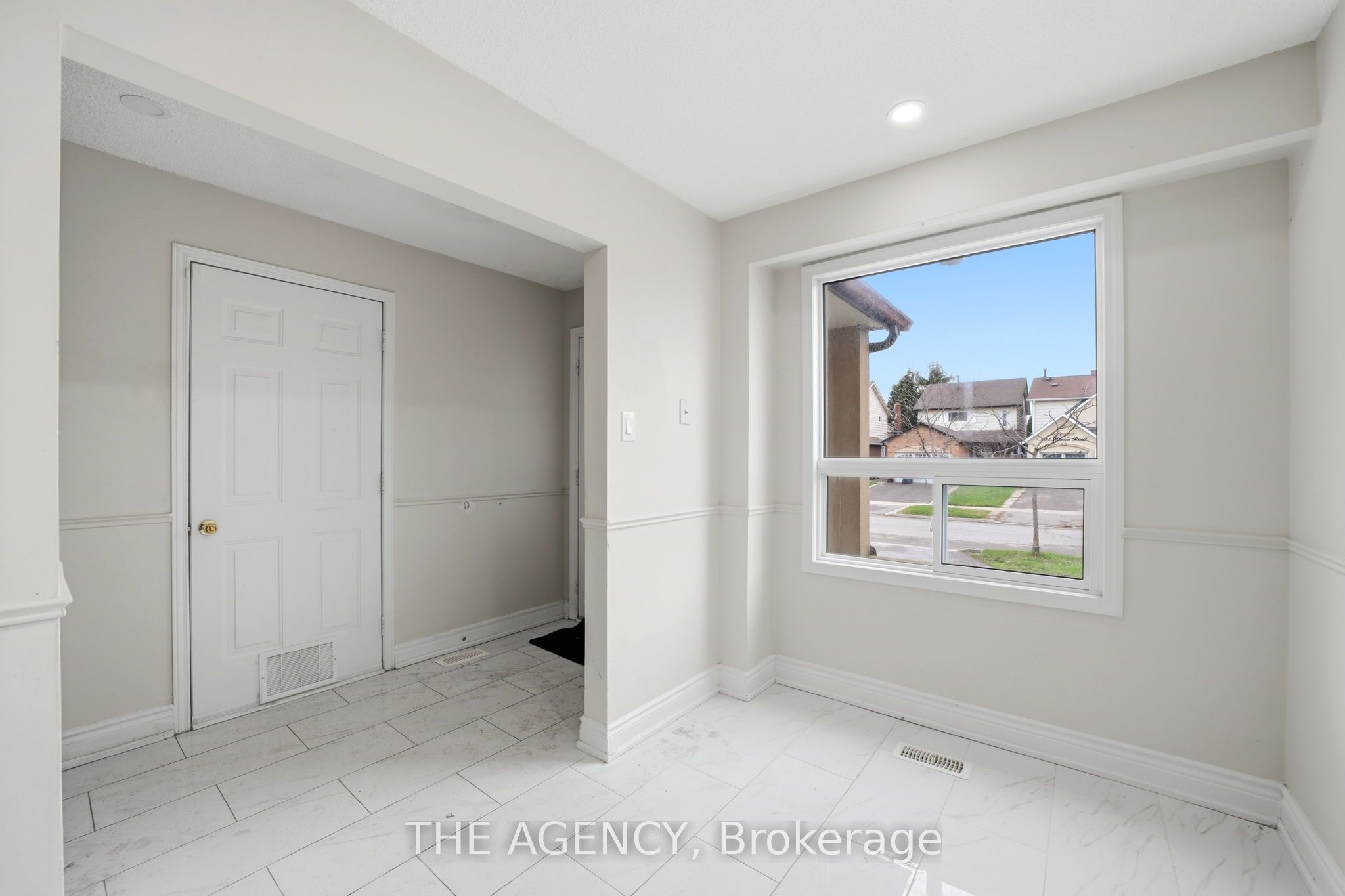 416 Hansen Road N Property Photo 10
