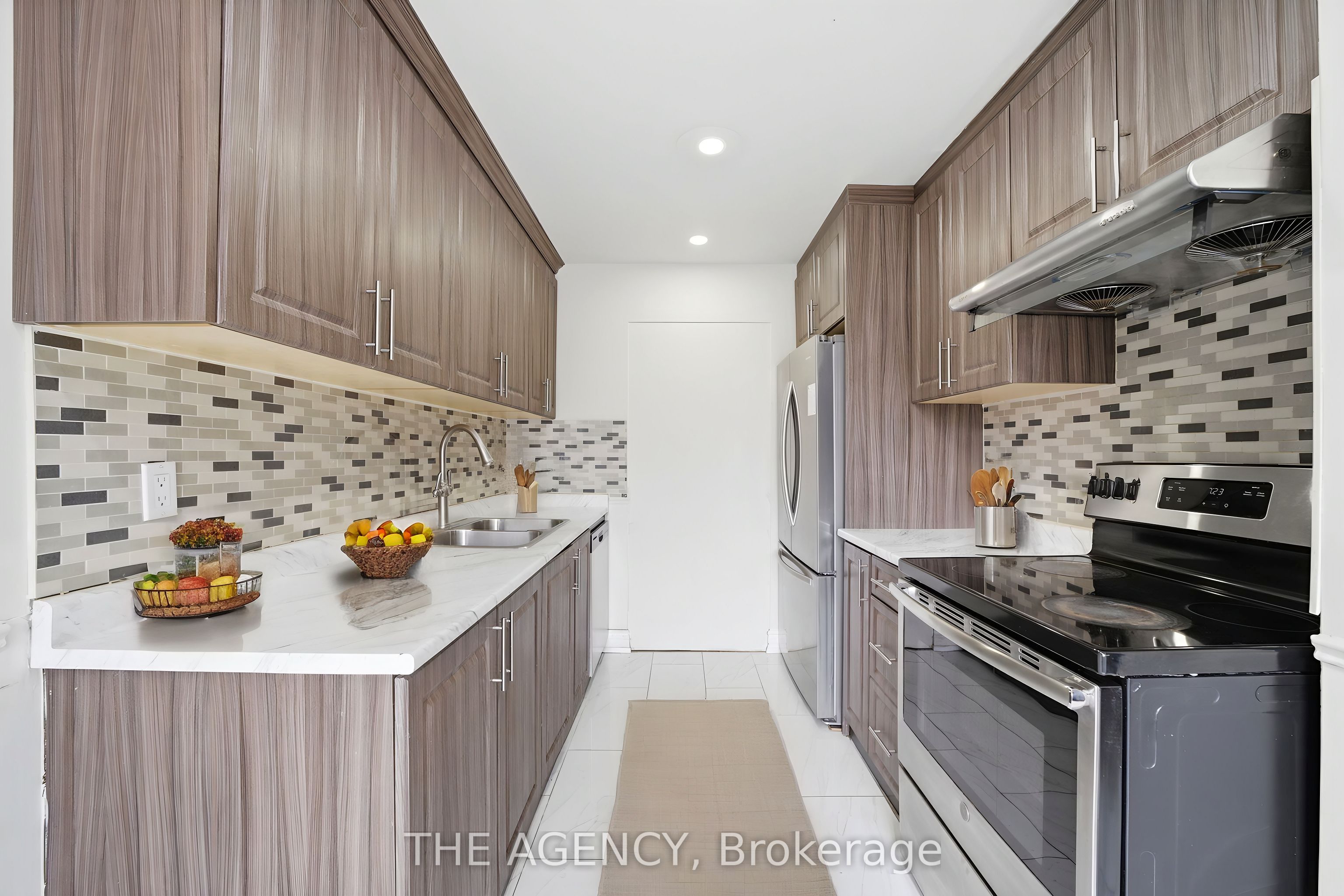 416 Hansen Road N Property Photo 11