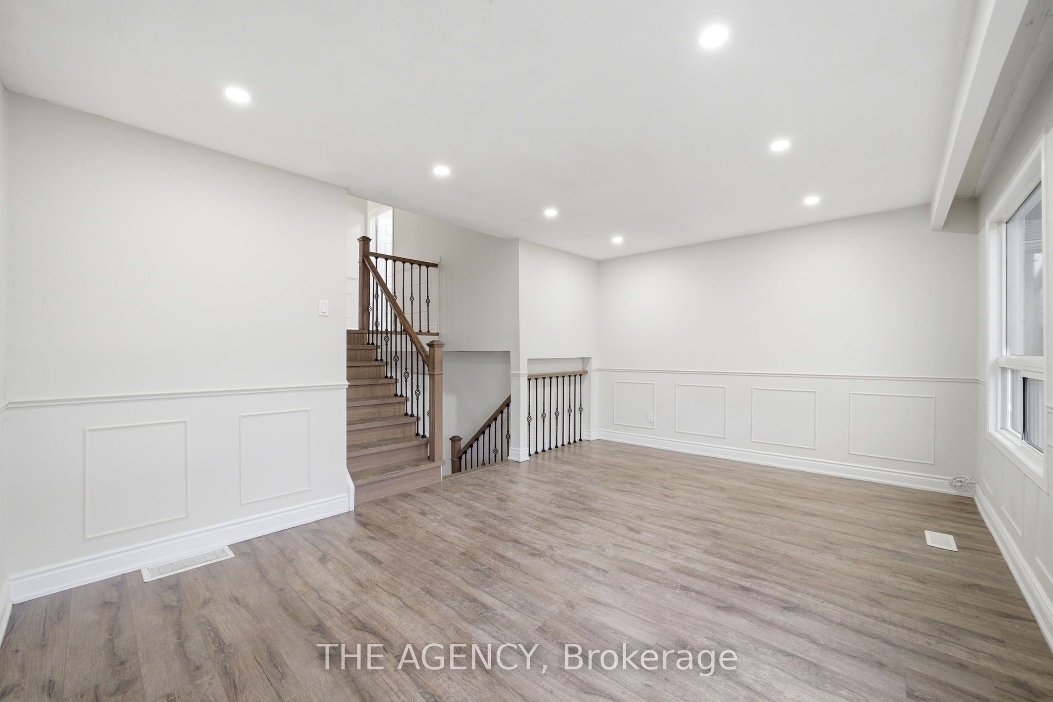 416 Hansen Road N Property Photo 18