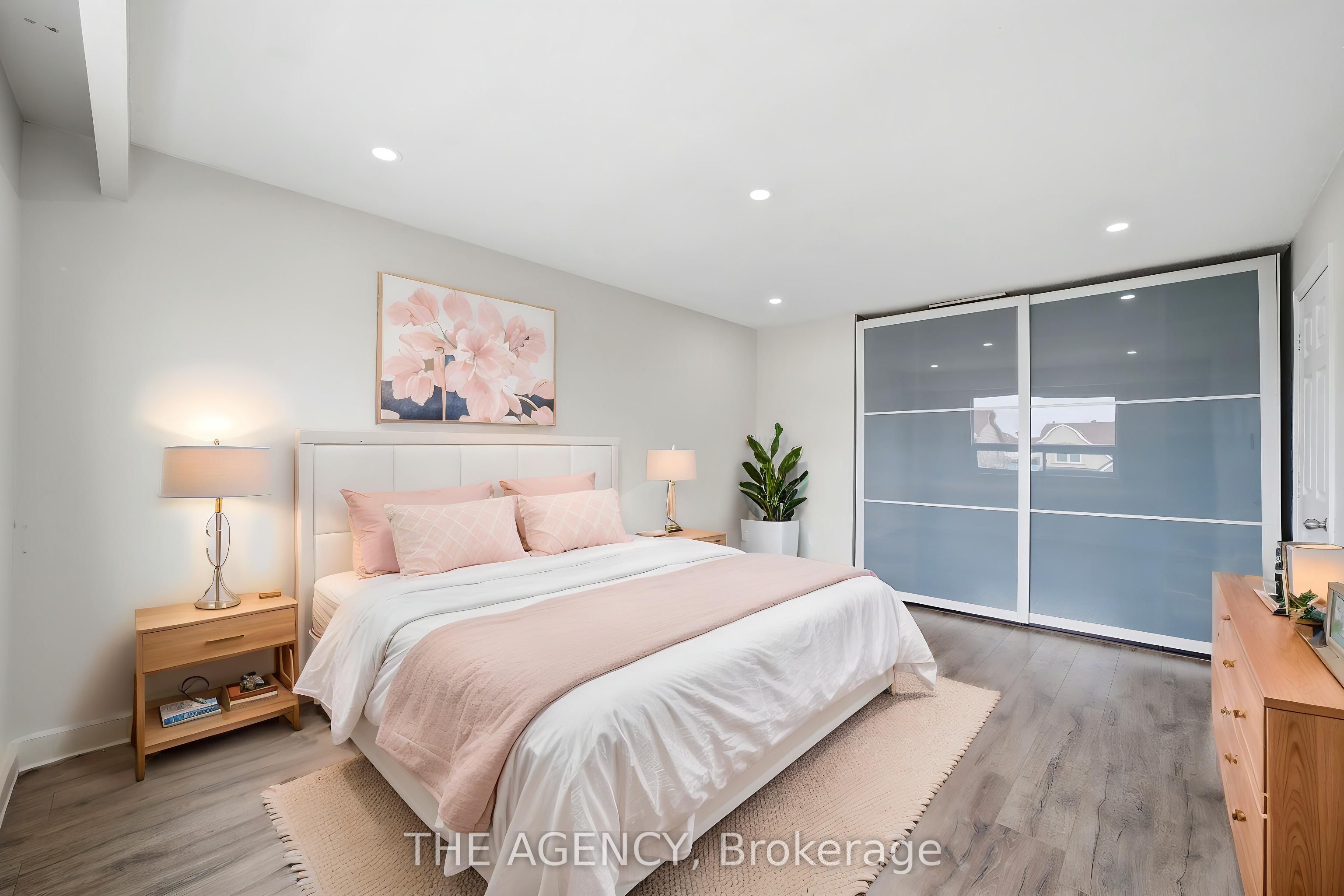 416 Hansen Road N Property Photo 21