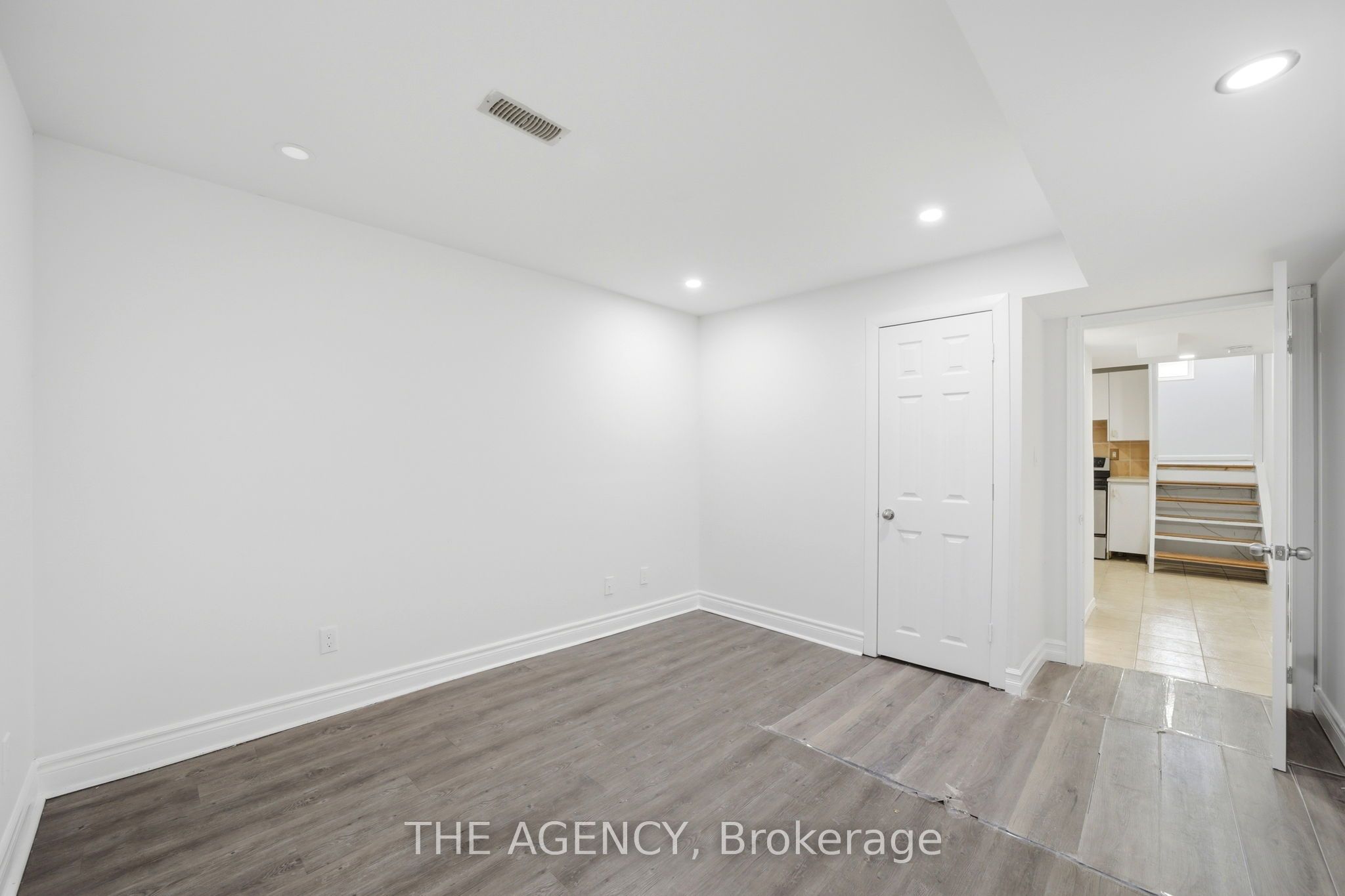 416 Hansen Road N Property Photo 30