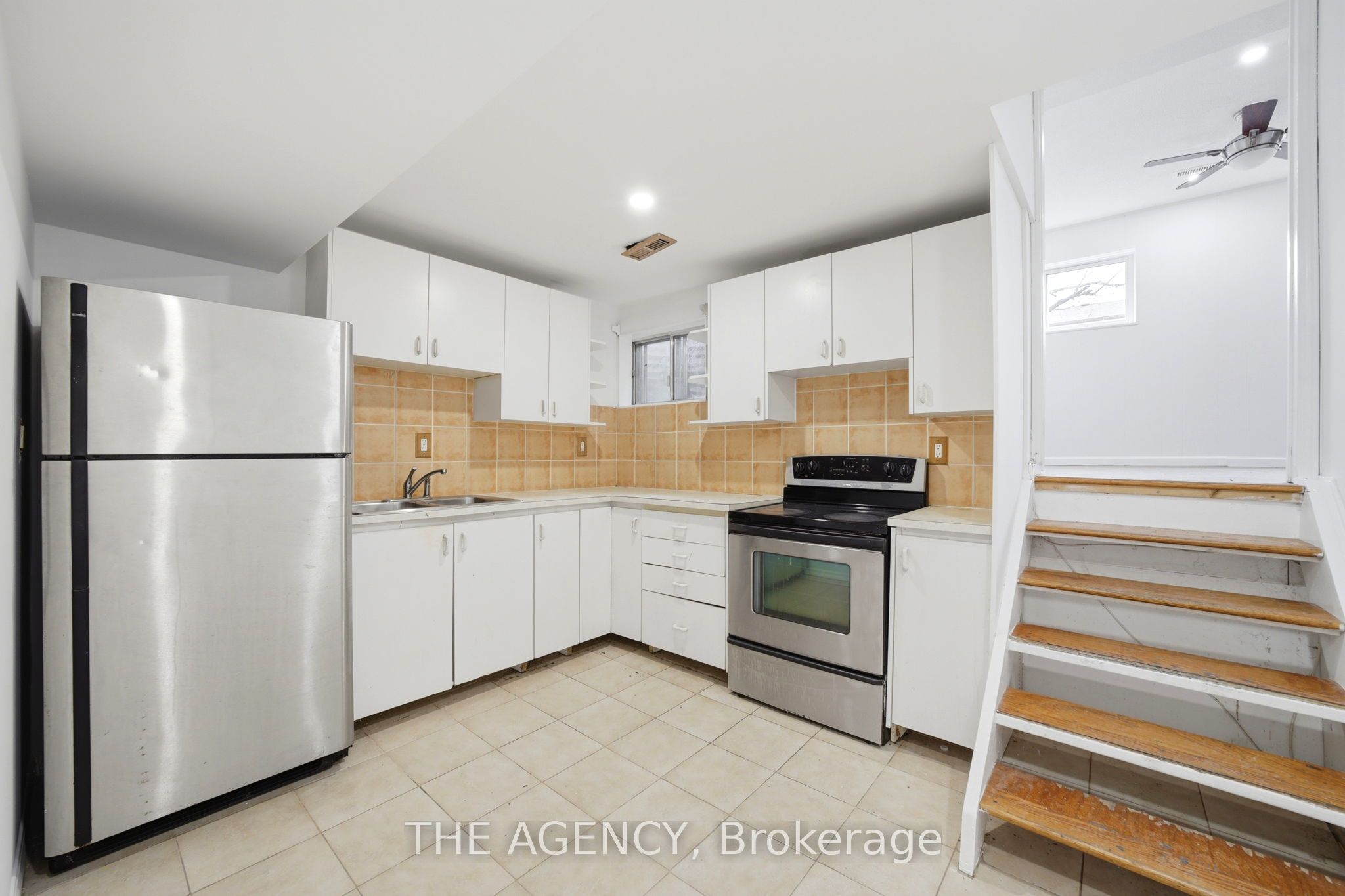 416 Hansen Road N Property Photo 31
