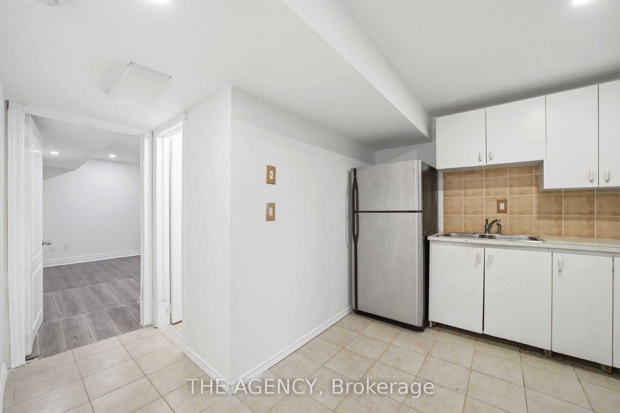 416 Hansen Road N Property Photo 33