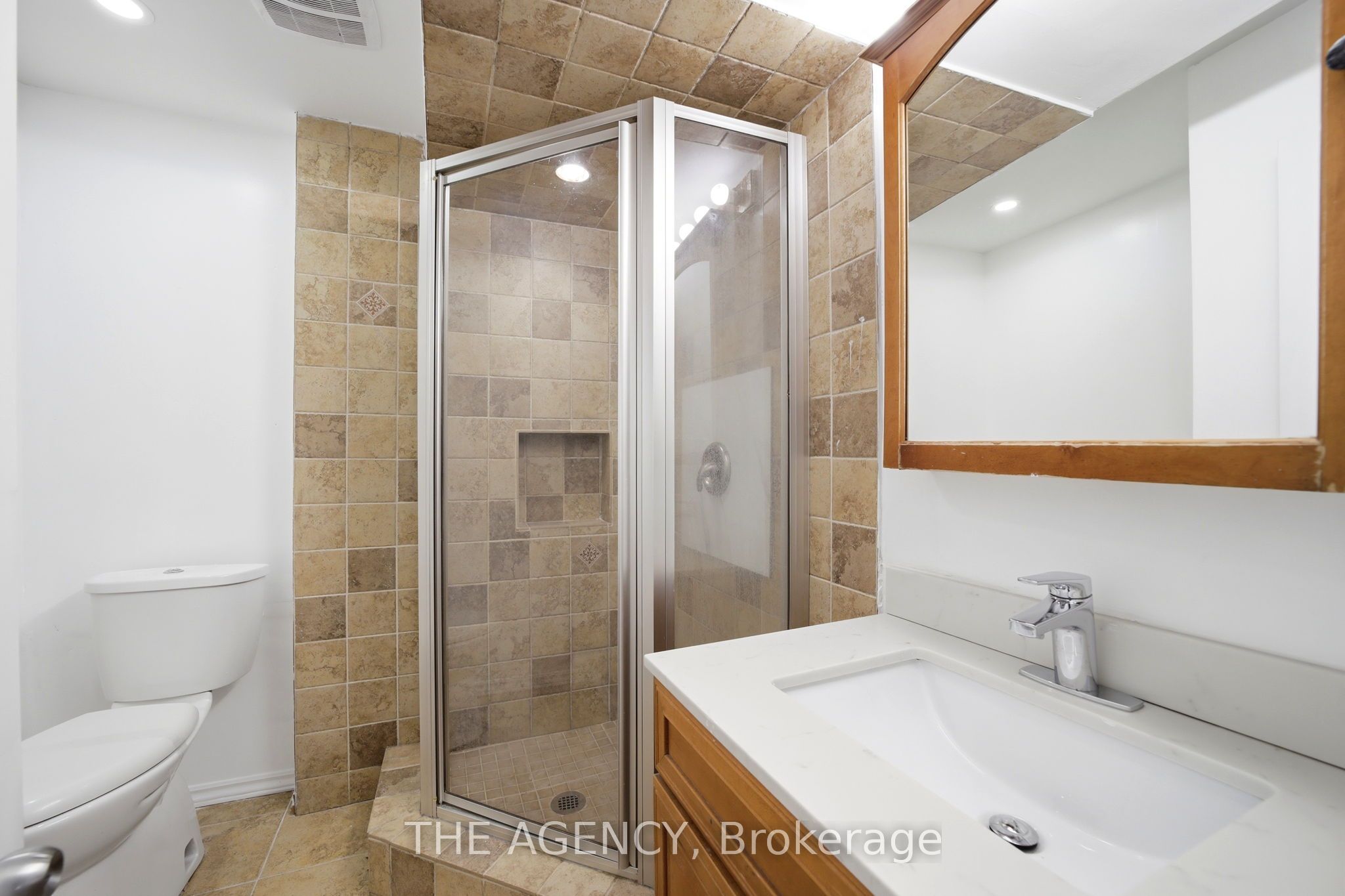 416 Hansen Road N Property Photo 34