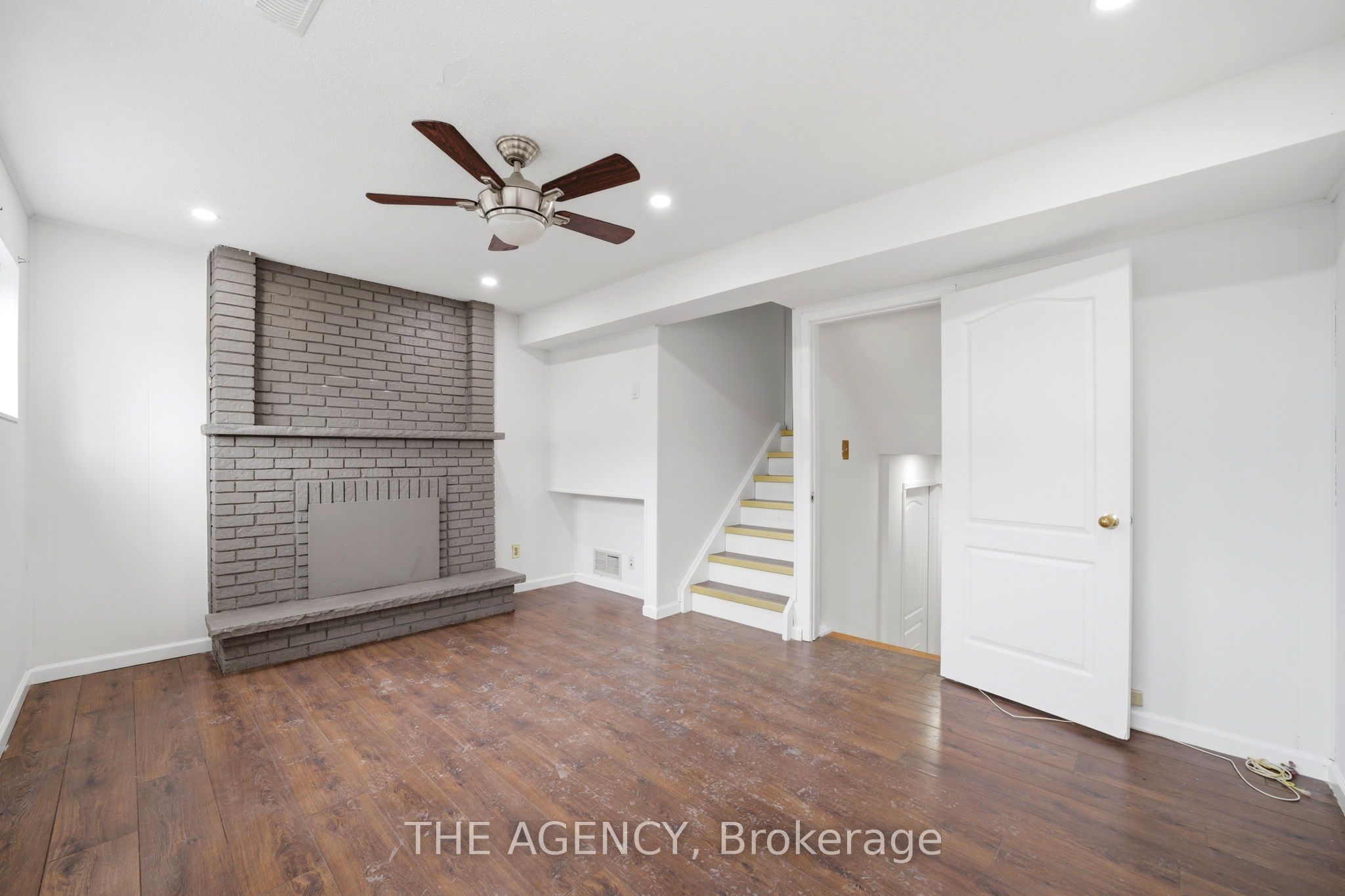 416 Hansen Road N Property Photo 36