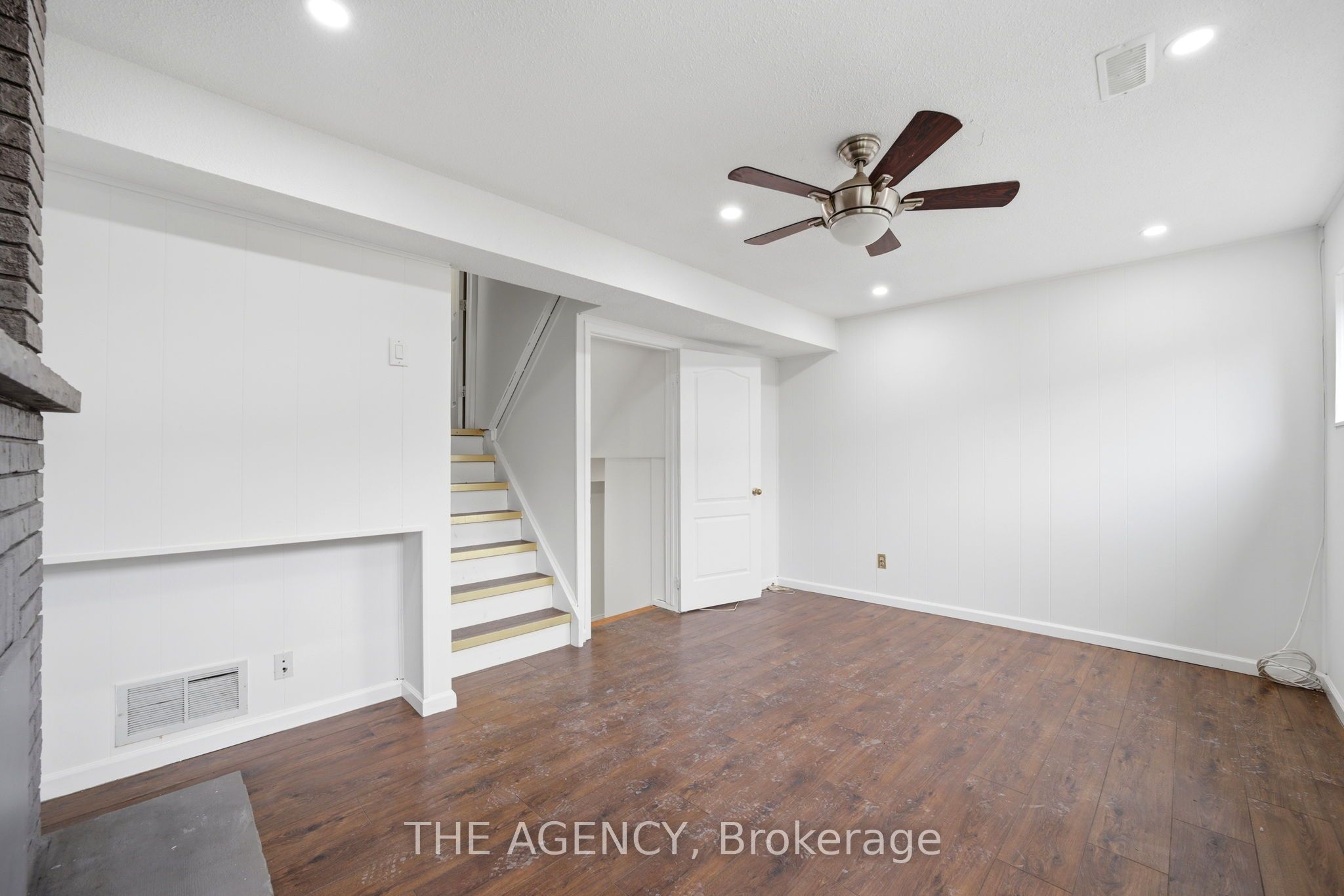 416 Hansen Road N Property Photo 37