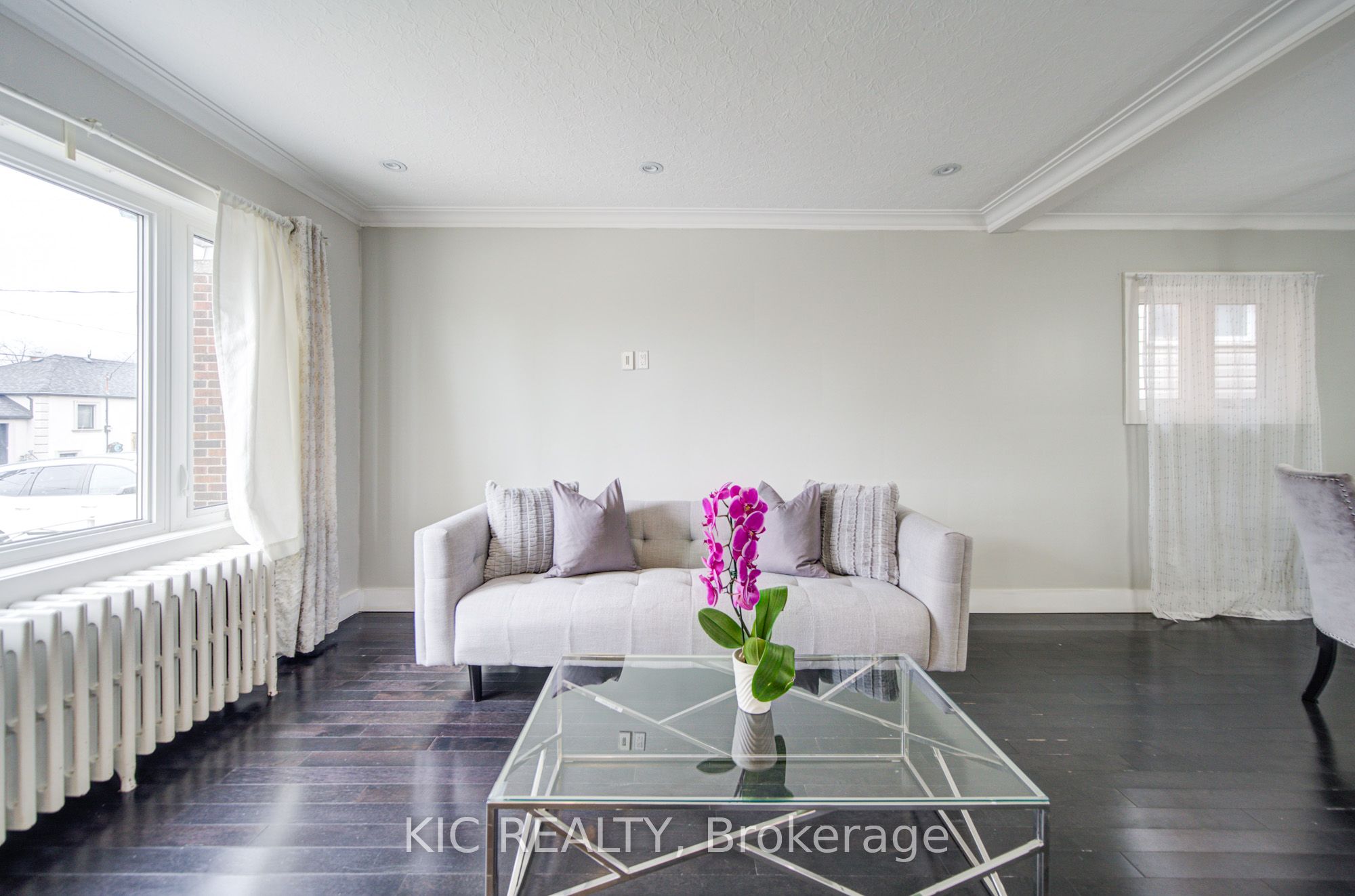 35 Montcalm Avenue Property Photo 3