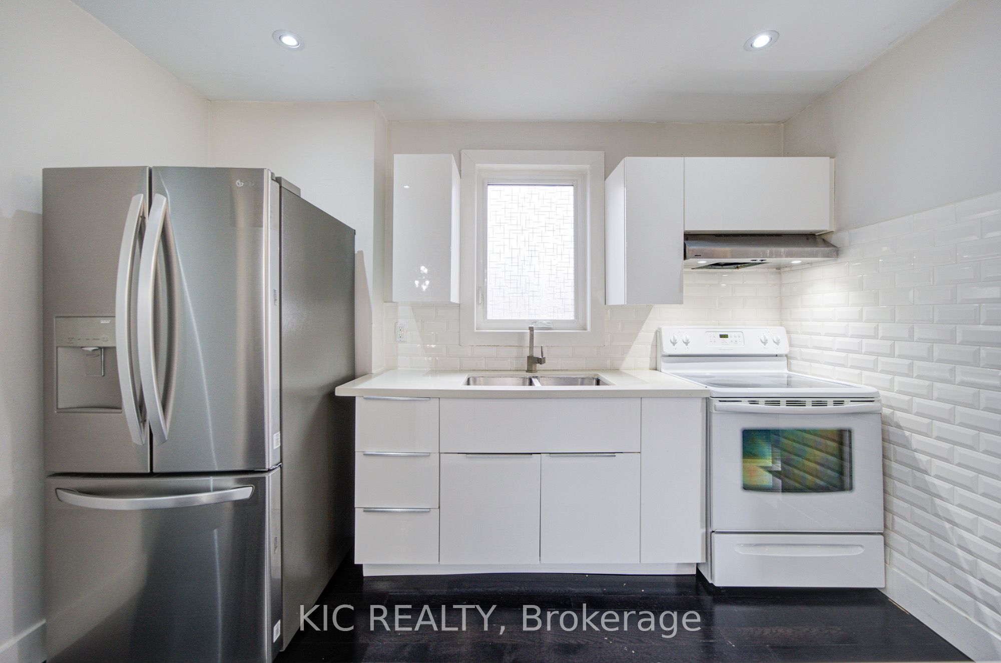 35 Montcalm Avenue Property Photo 7