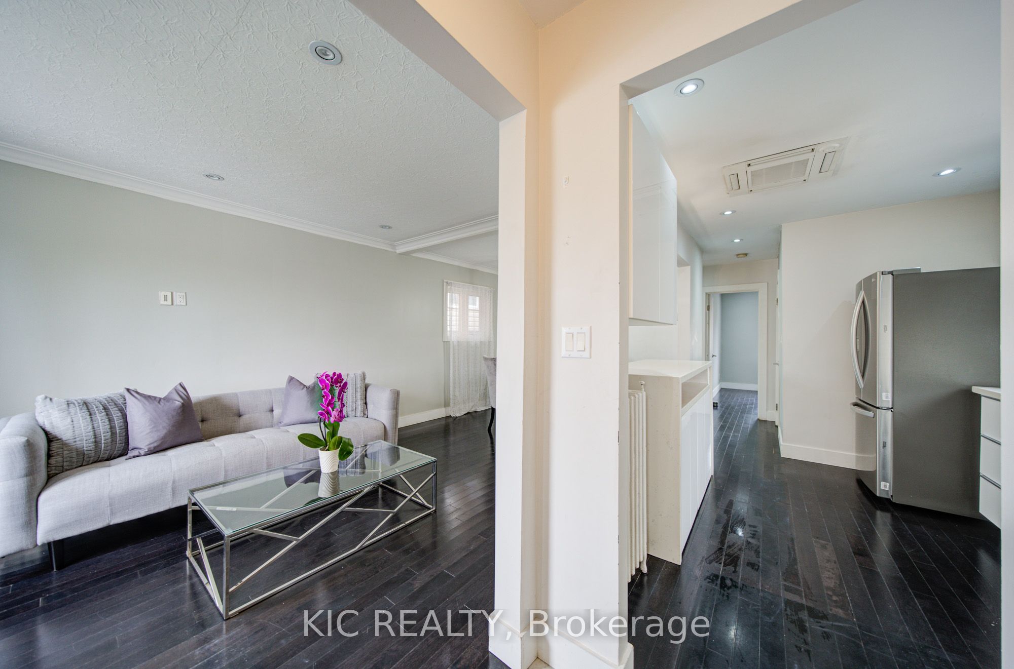 35 Montcalm Avenue Property Photo 8