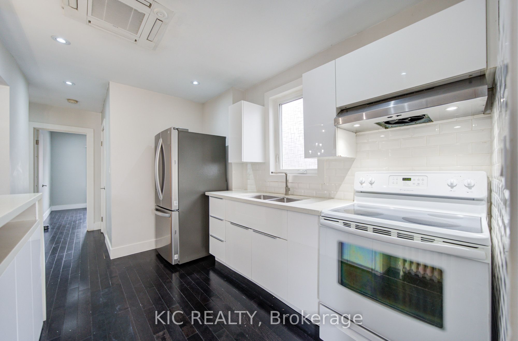 35 Montcalm Avenue Property Photo 10