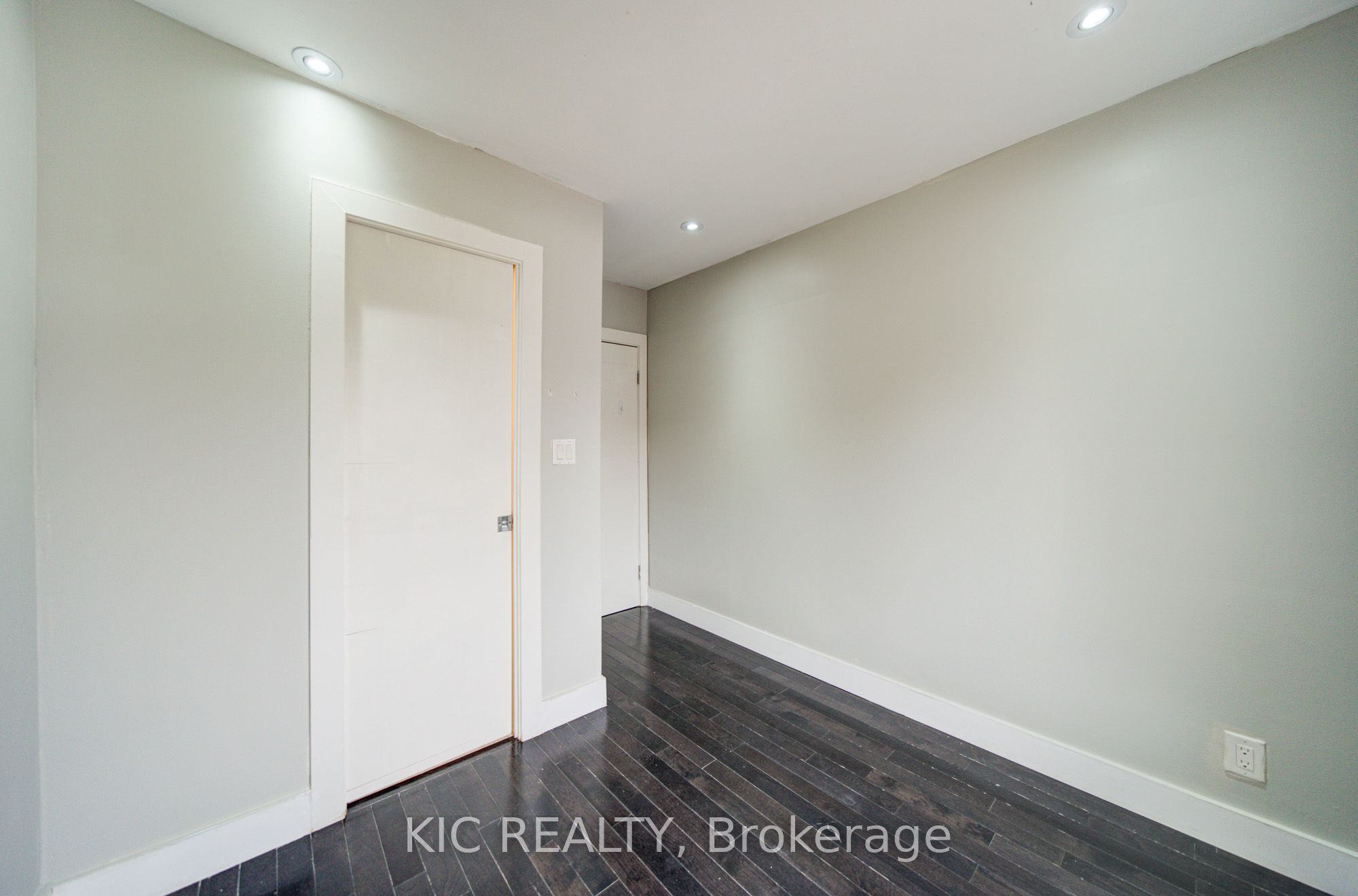 35 Montcalm Avenue Property Photo 16