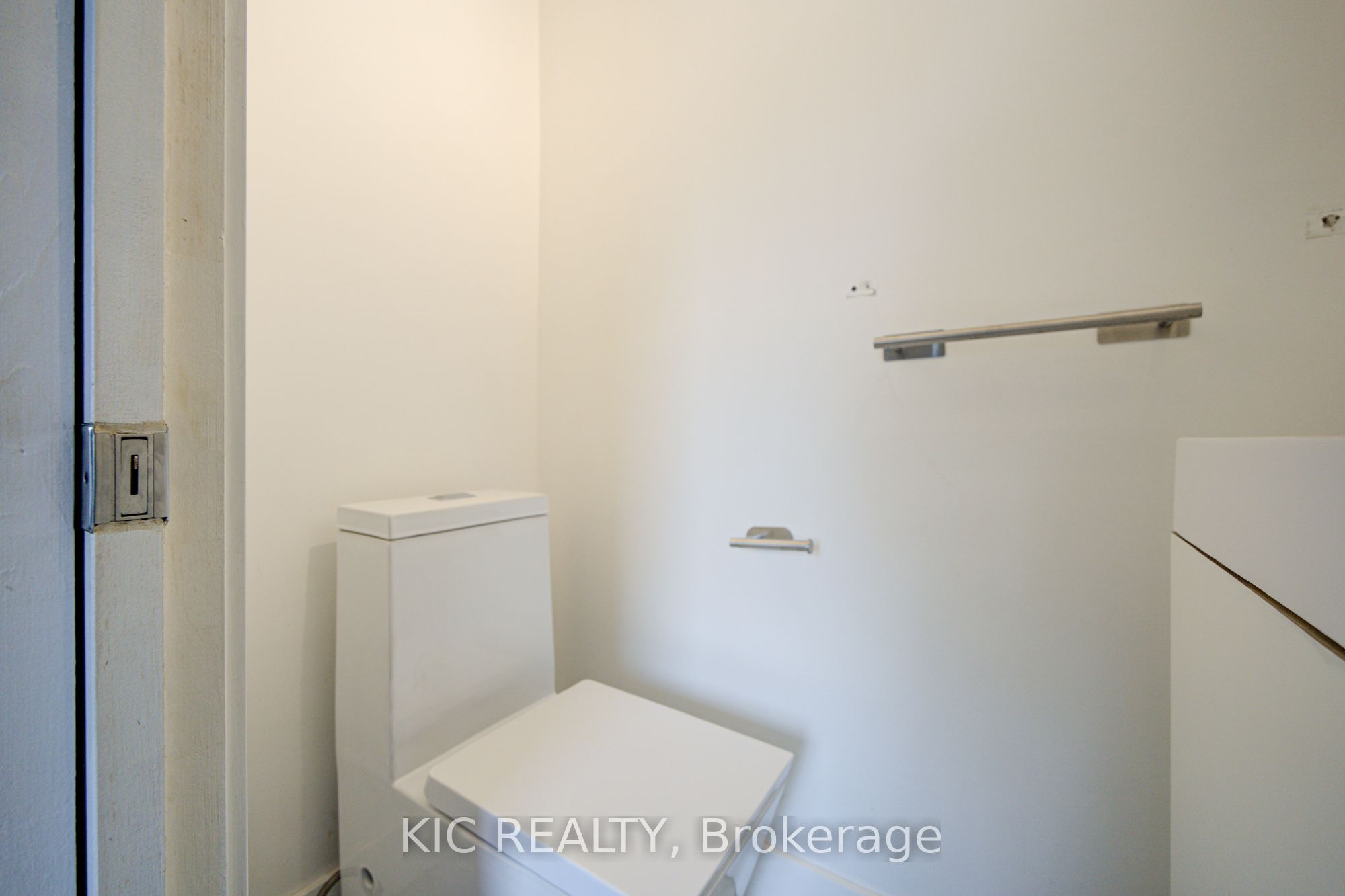 35 Montcalm Avenue Property Photo 17