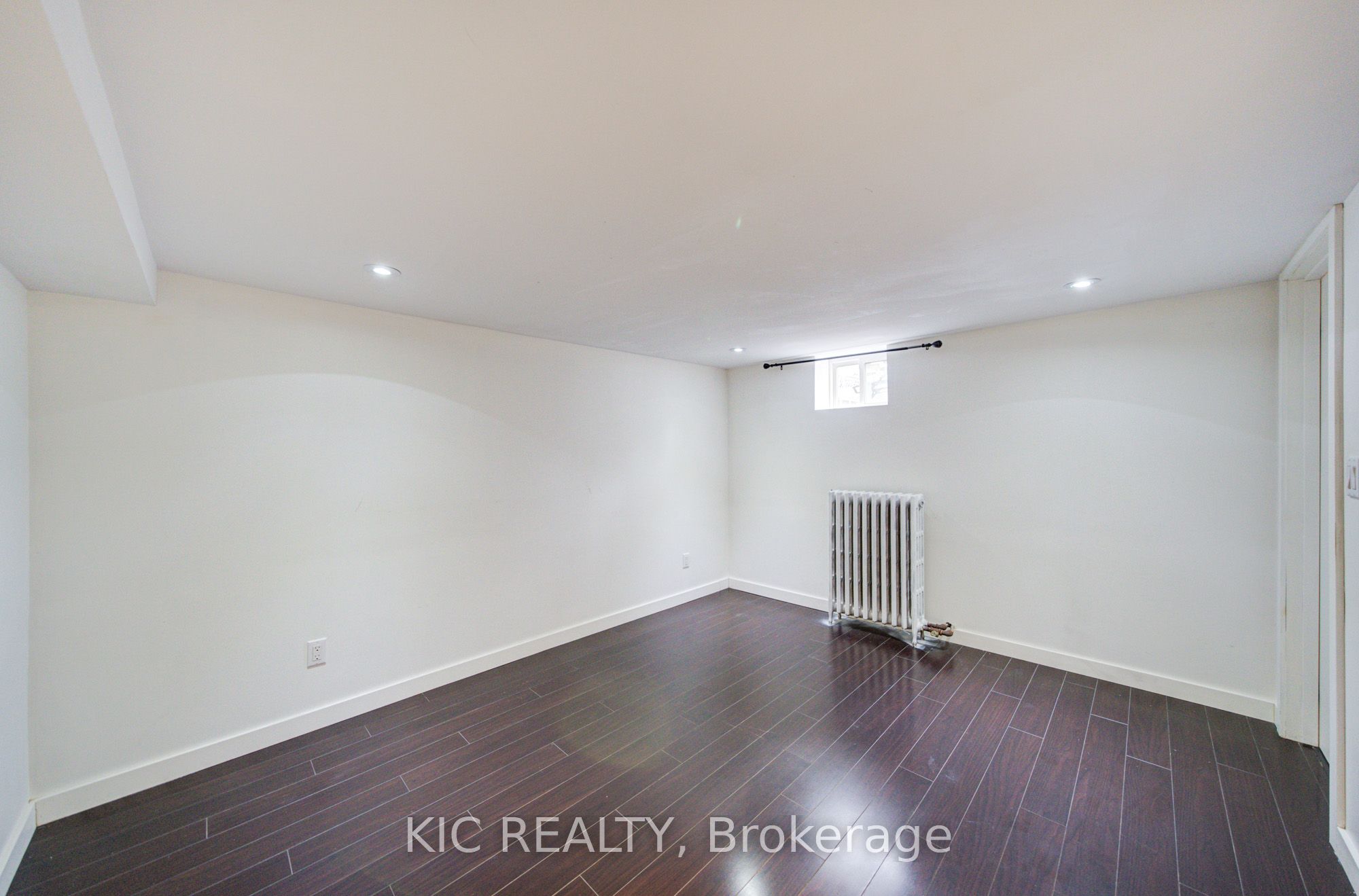 35 Montcalm Avenue Property Photo 26