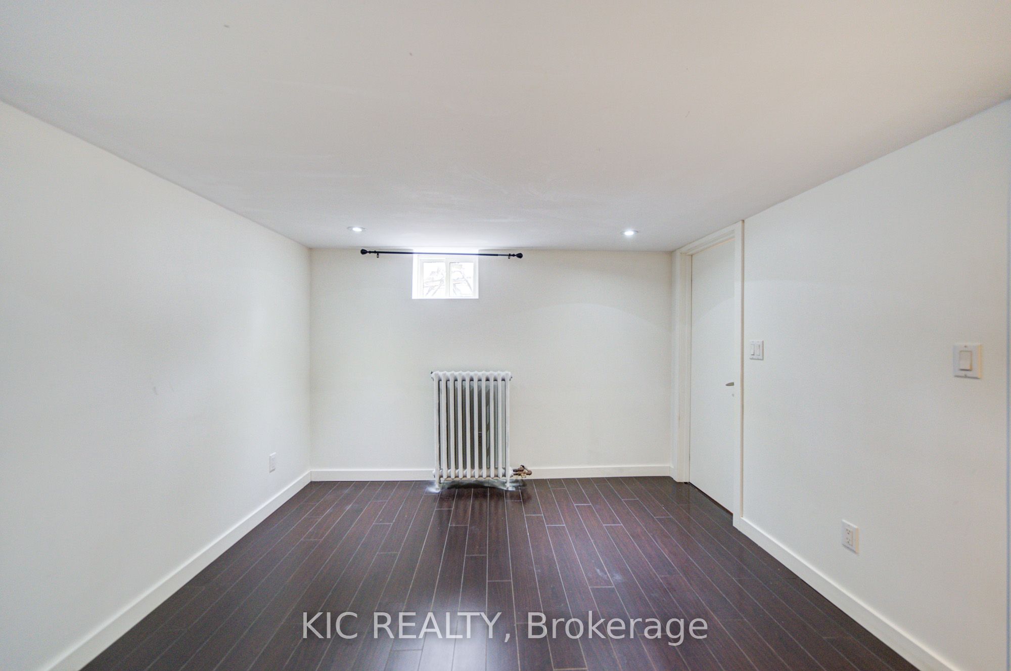 35 Montcalm Avenue Property Photo 27