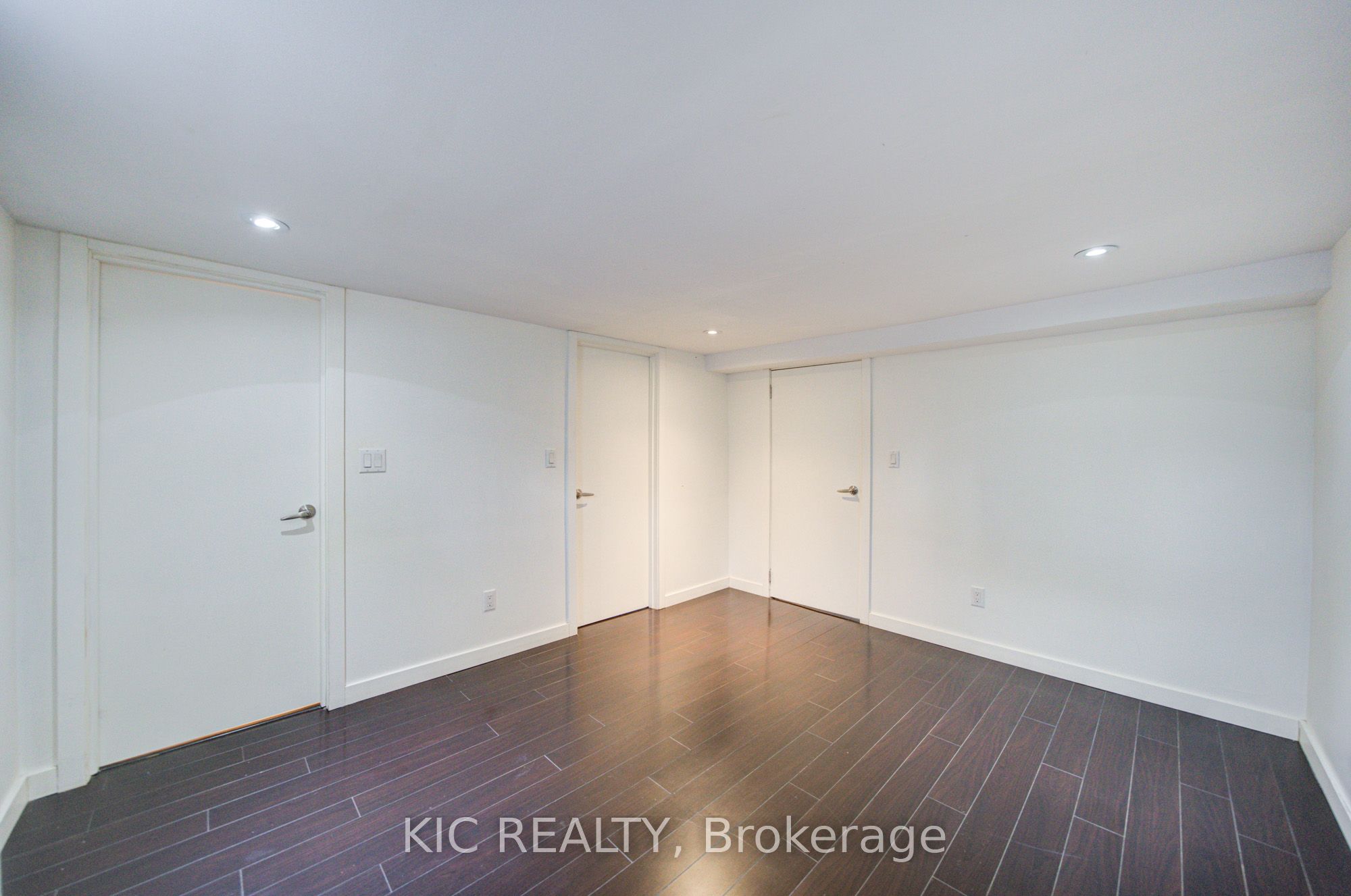 35 Montcalm Avenue Property Photo 31