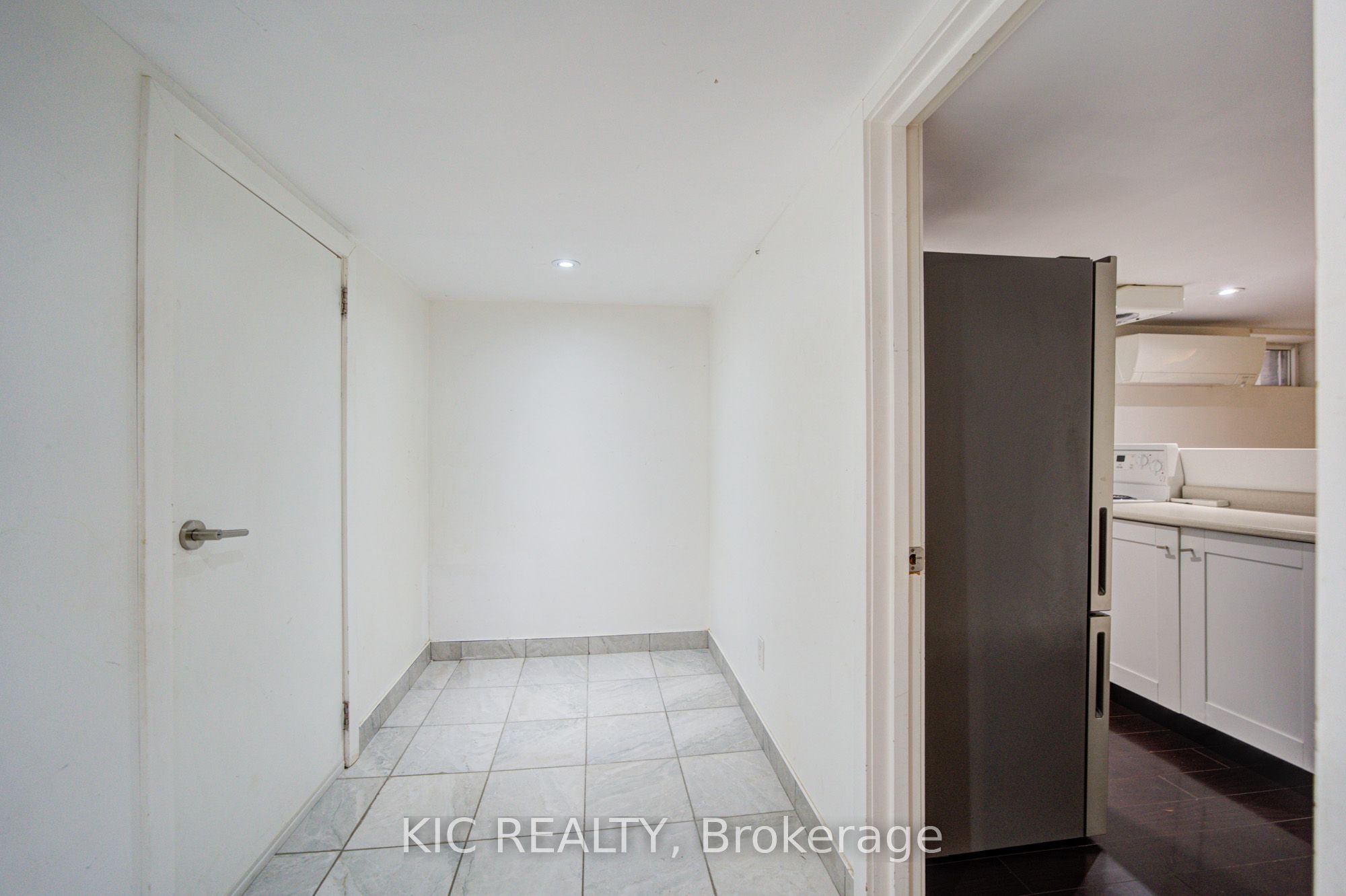 35 Montcalm Avenue Property Photo 32