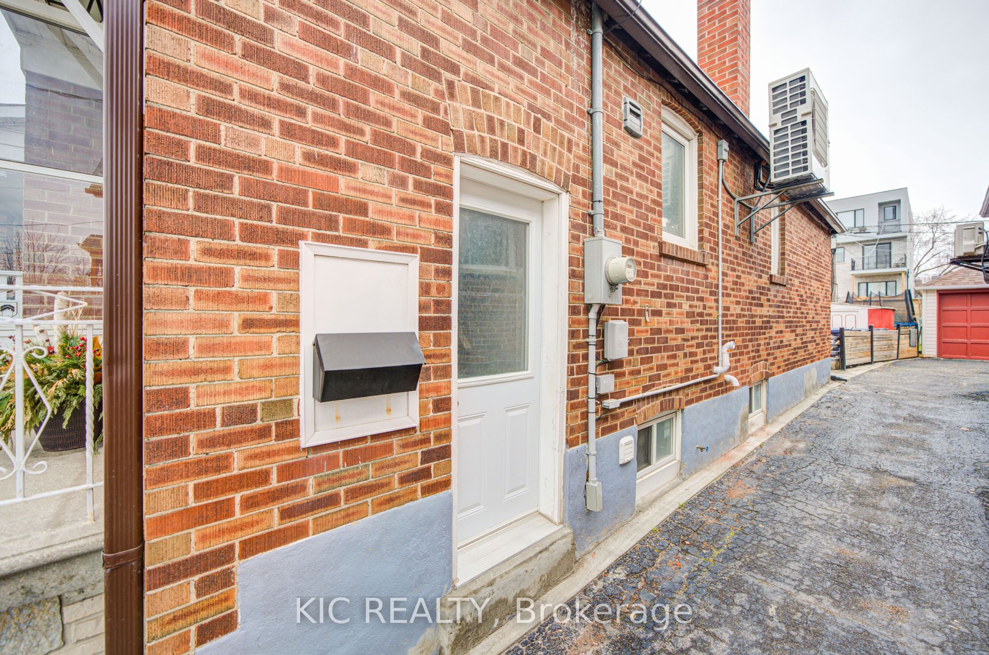 35 Montcalm Avenue Property Photo 33