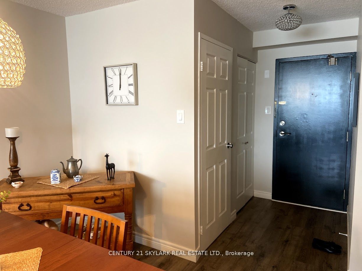 8 Lisa Street 706 Property Photo 2