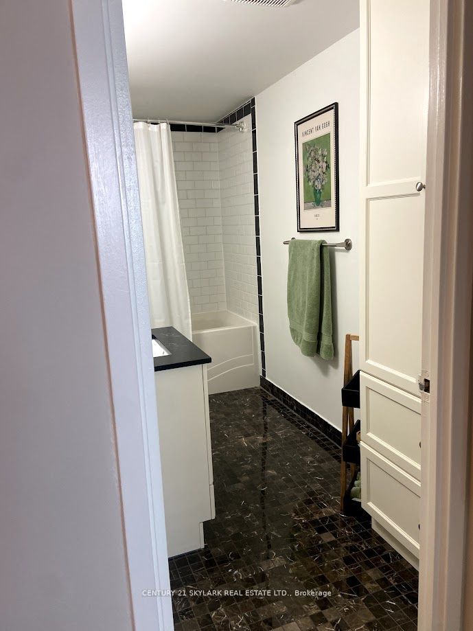 8 Lisa Street 706 Property Photo 15