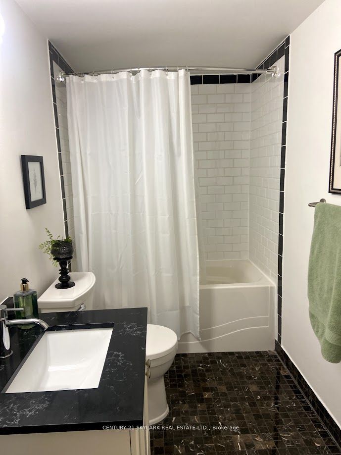 8 Lisa Street 706 Property Photo 16