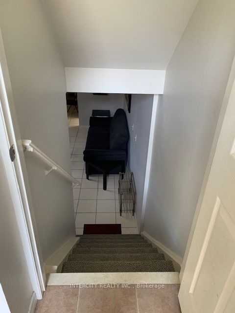17 Aldwinckle Heights Bsmt Property Photo 3