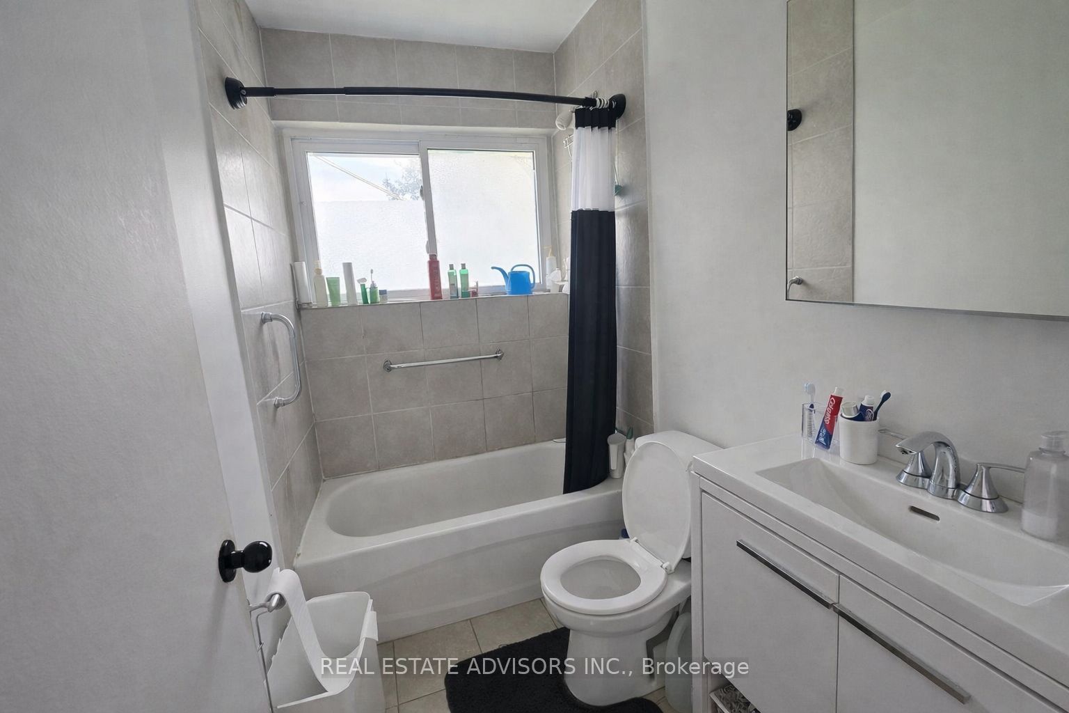 65 Moncrieff Drive Property Photo 5