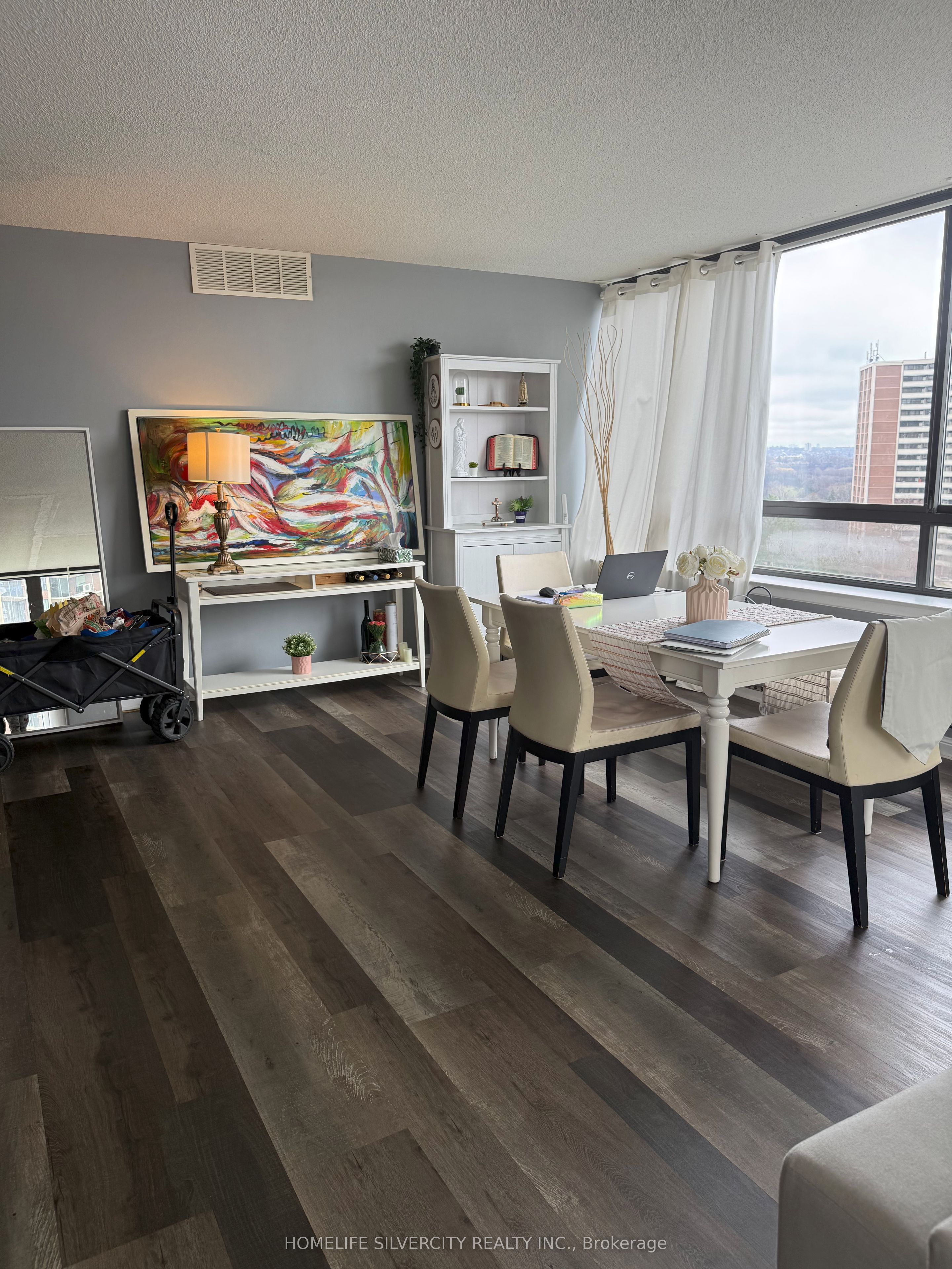 40 Richview Road 707 Property Photo 6