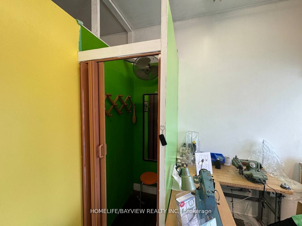 763 The Queensway Avenue Property Photo 5