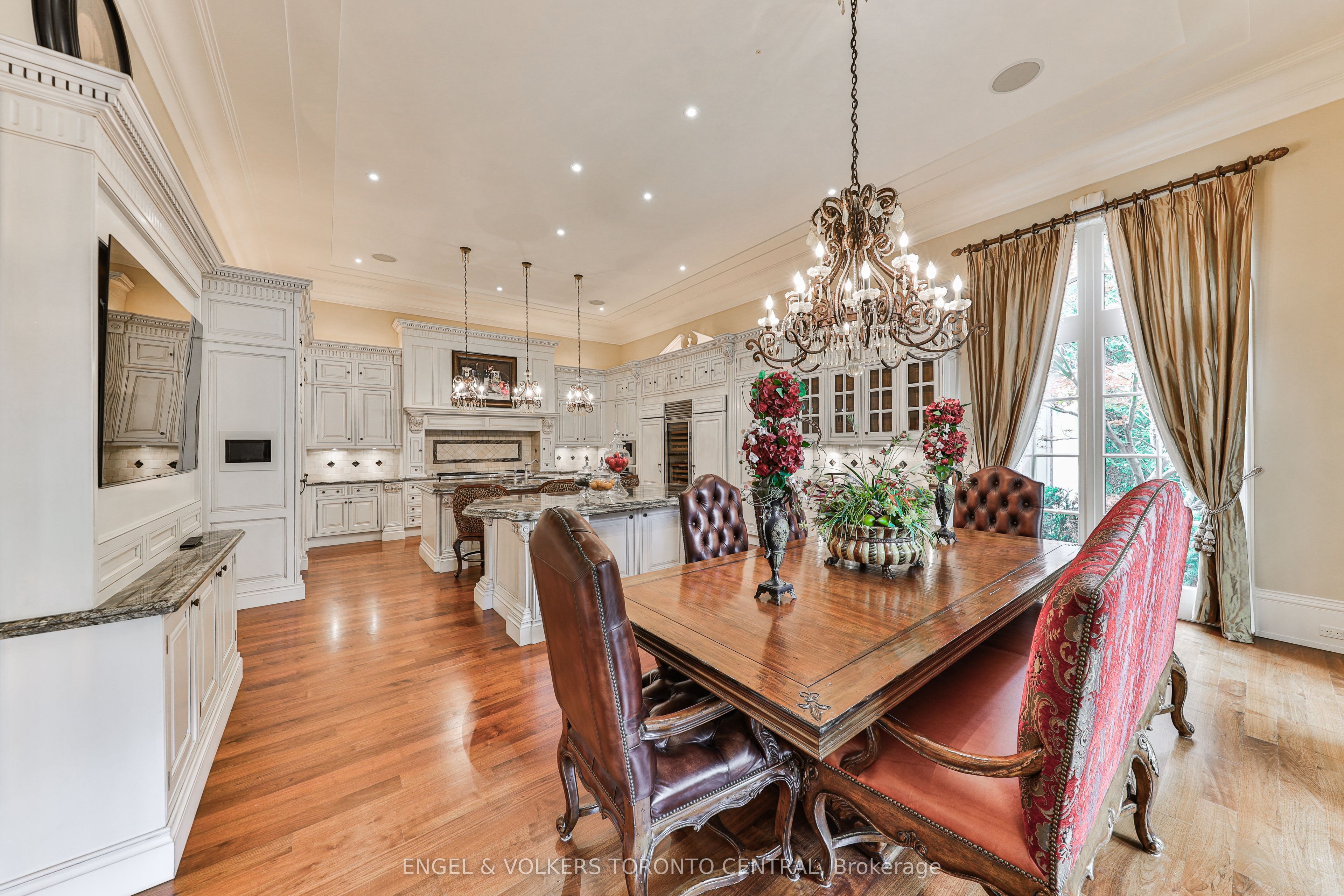 489 Lakeshore Road E Property Photo 14