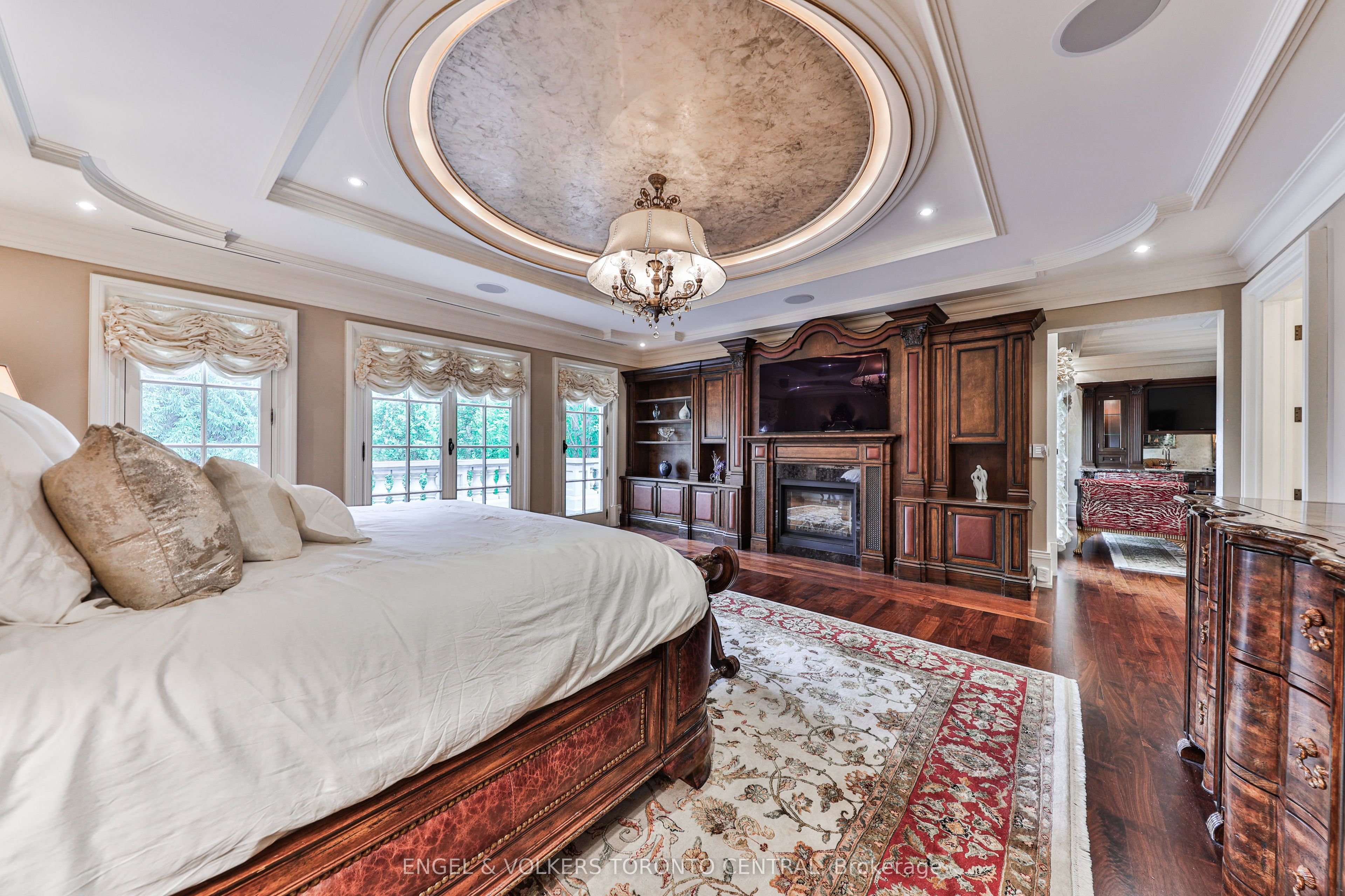 489 Lakeshore Road E Property Photo 27