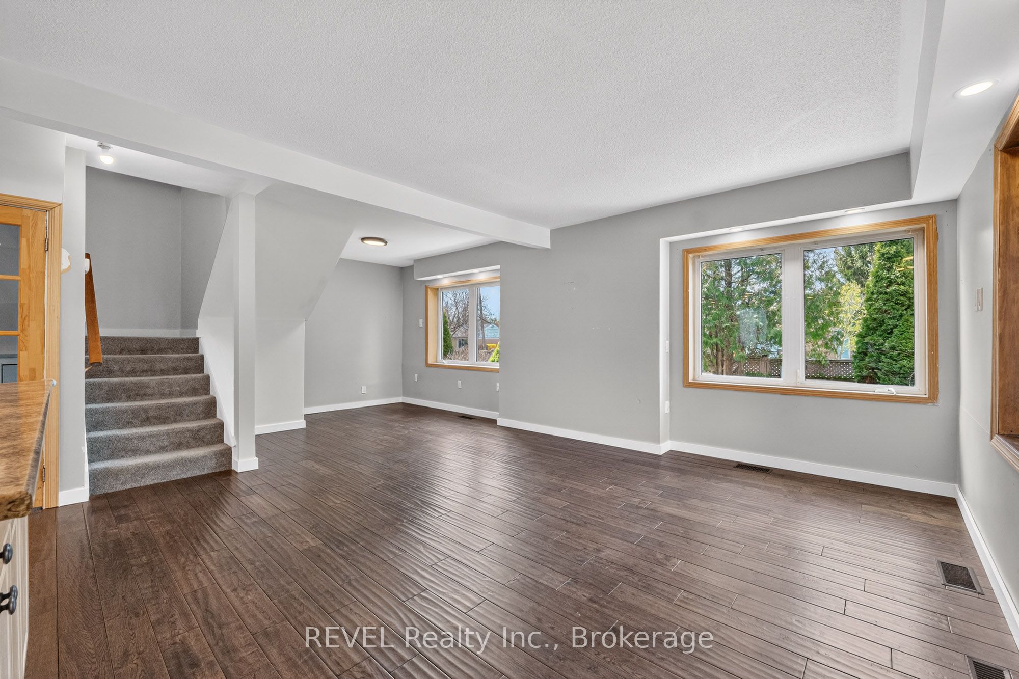 1367 St Marys Crescent Property Photo 15