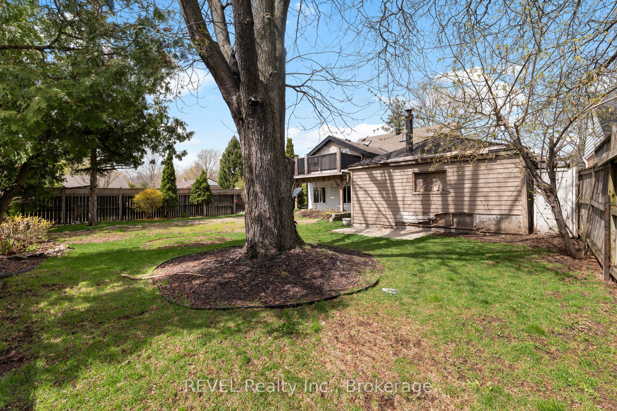 1367 St Marys Crescent Property Photo 33