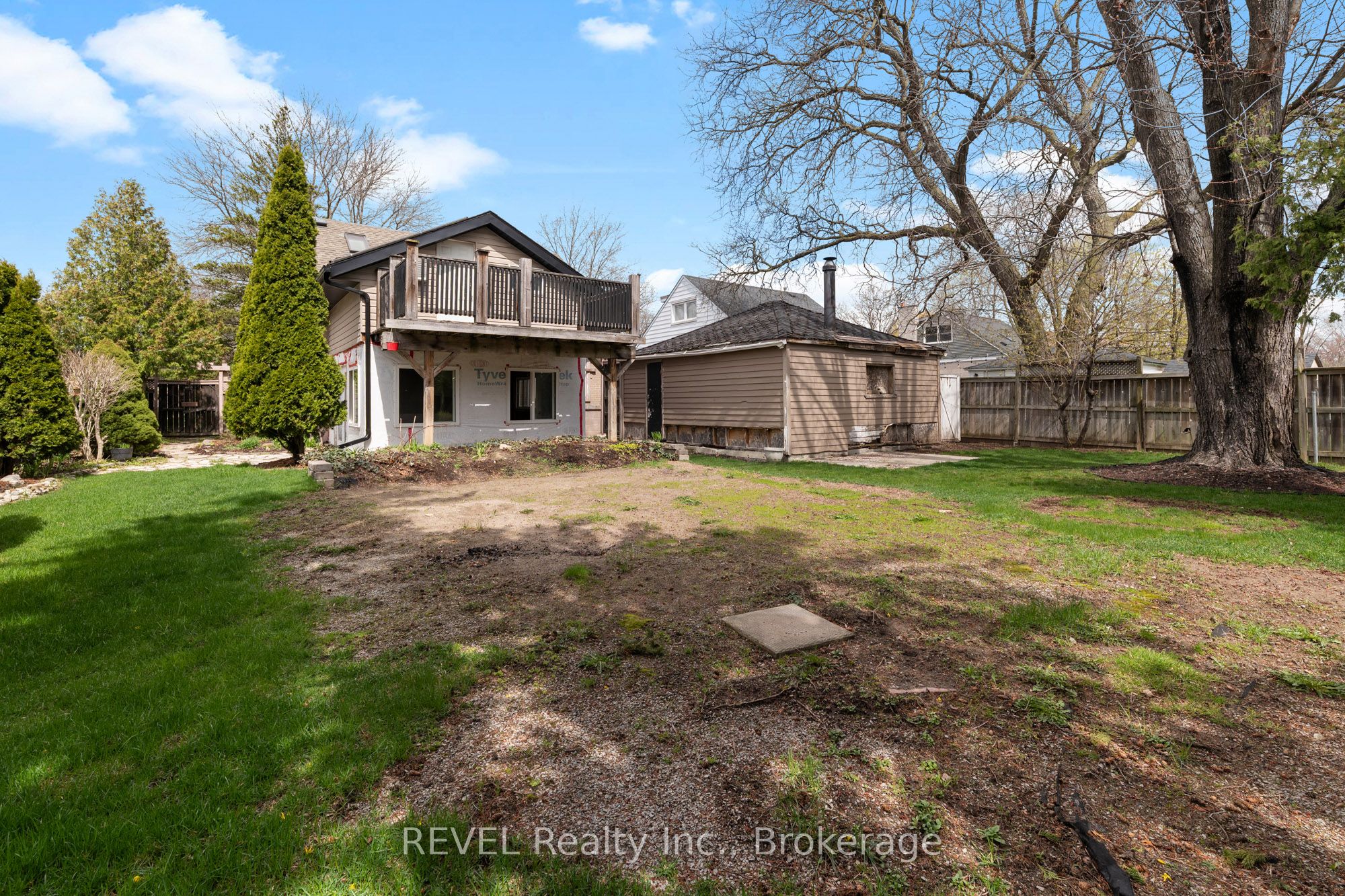 1367 St Marys Crescent Property Photo 34
