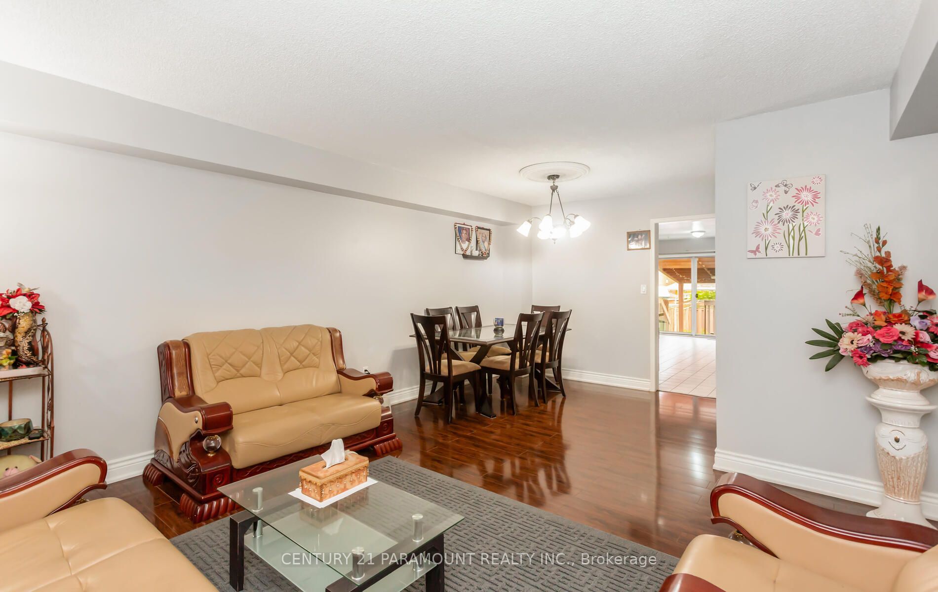 106 Wildberry Crescent Property Photo 9