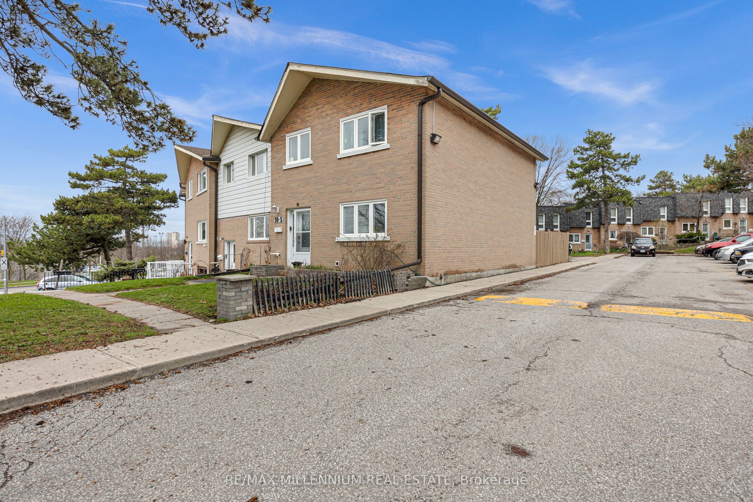 10 Grandravine Drive 5 Property Photo 2