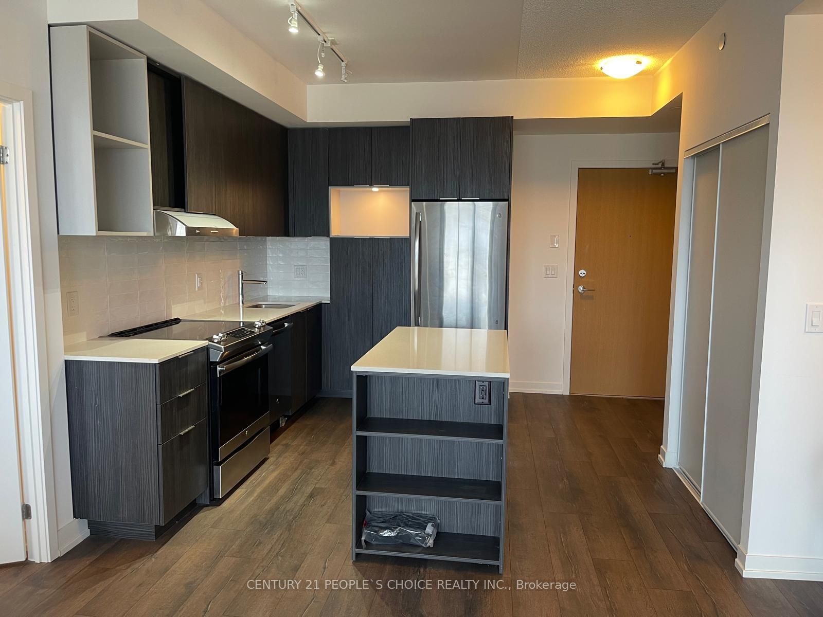 2520 Eglinton Avenue W 810 Property Photo 3
