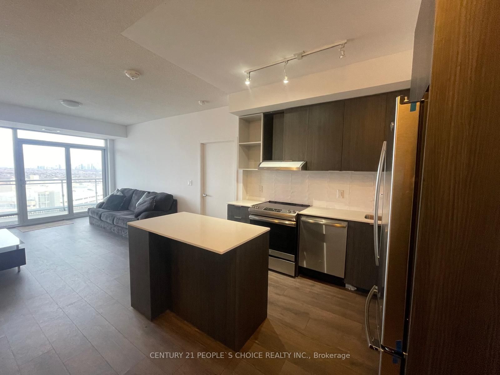 2520 Eglinton Avenue W 810 Property Photo 6