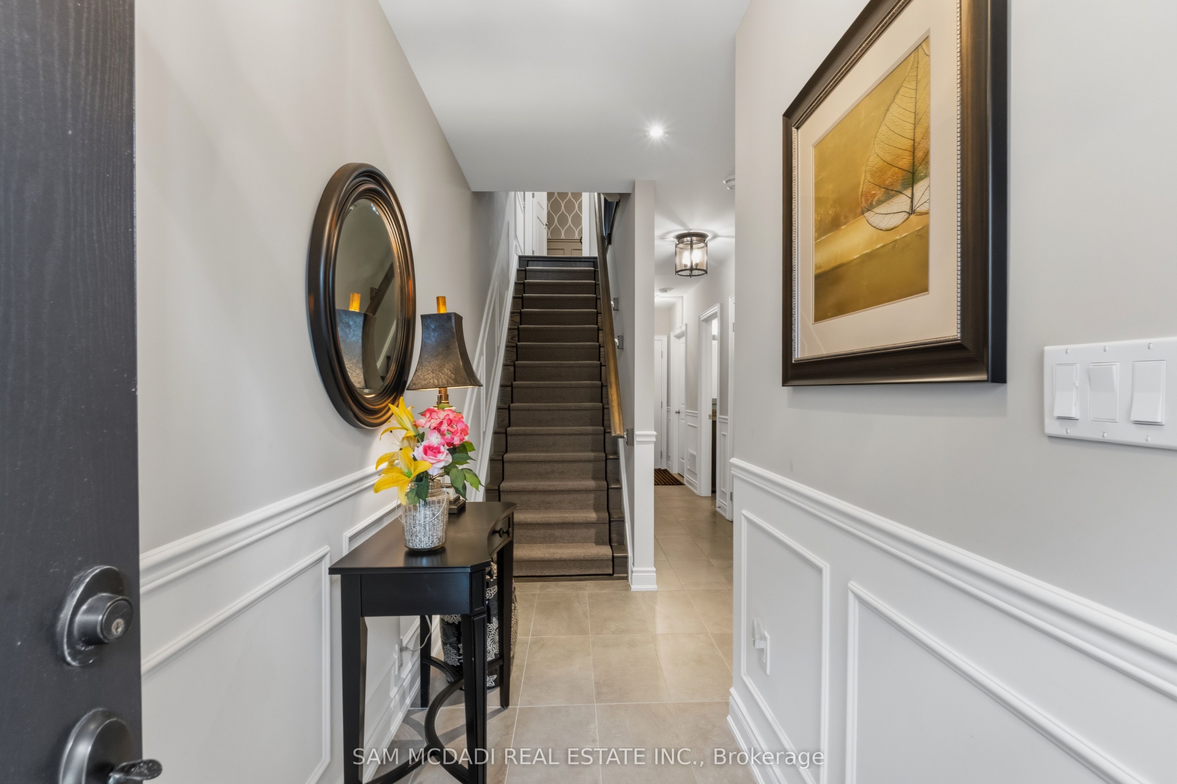 2029 Queensborough Gate Property Photo 3