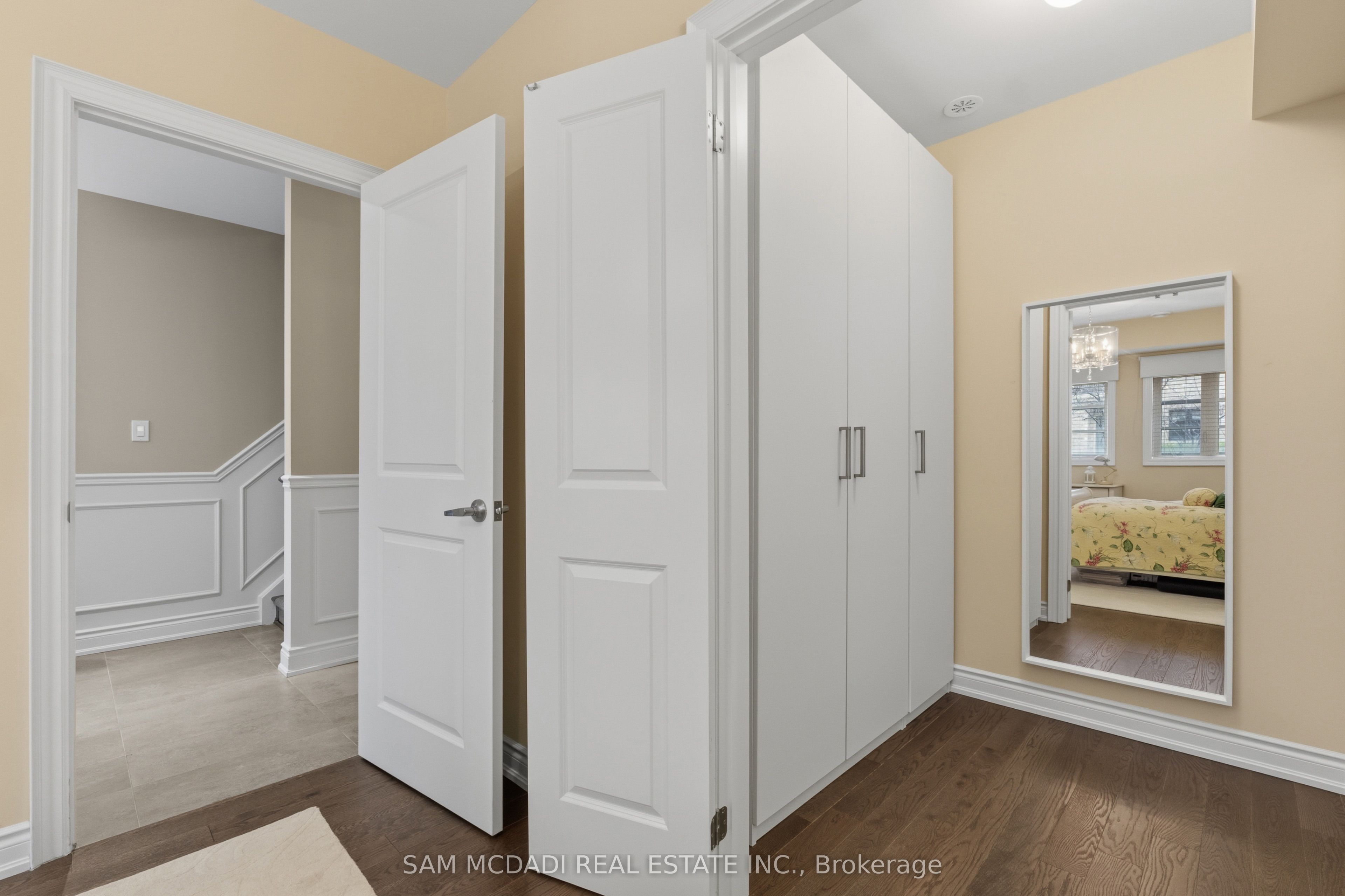 2029 Queensborough Gate Property Photo 7