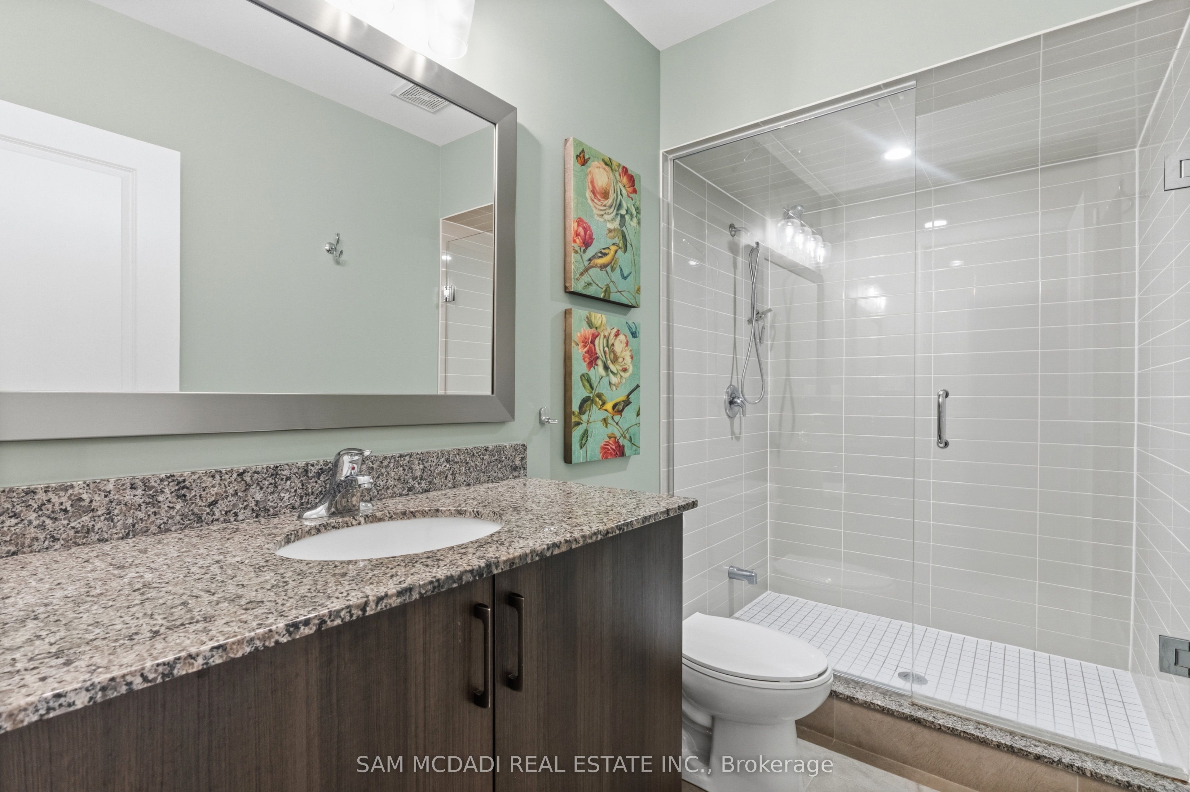 2029 Queensborough Gate Property Photo 8