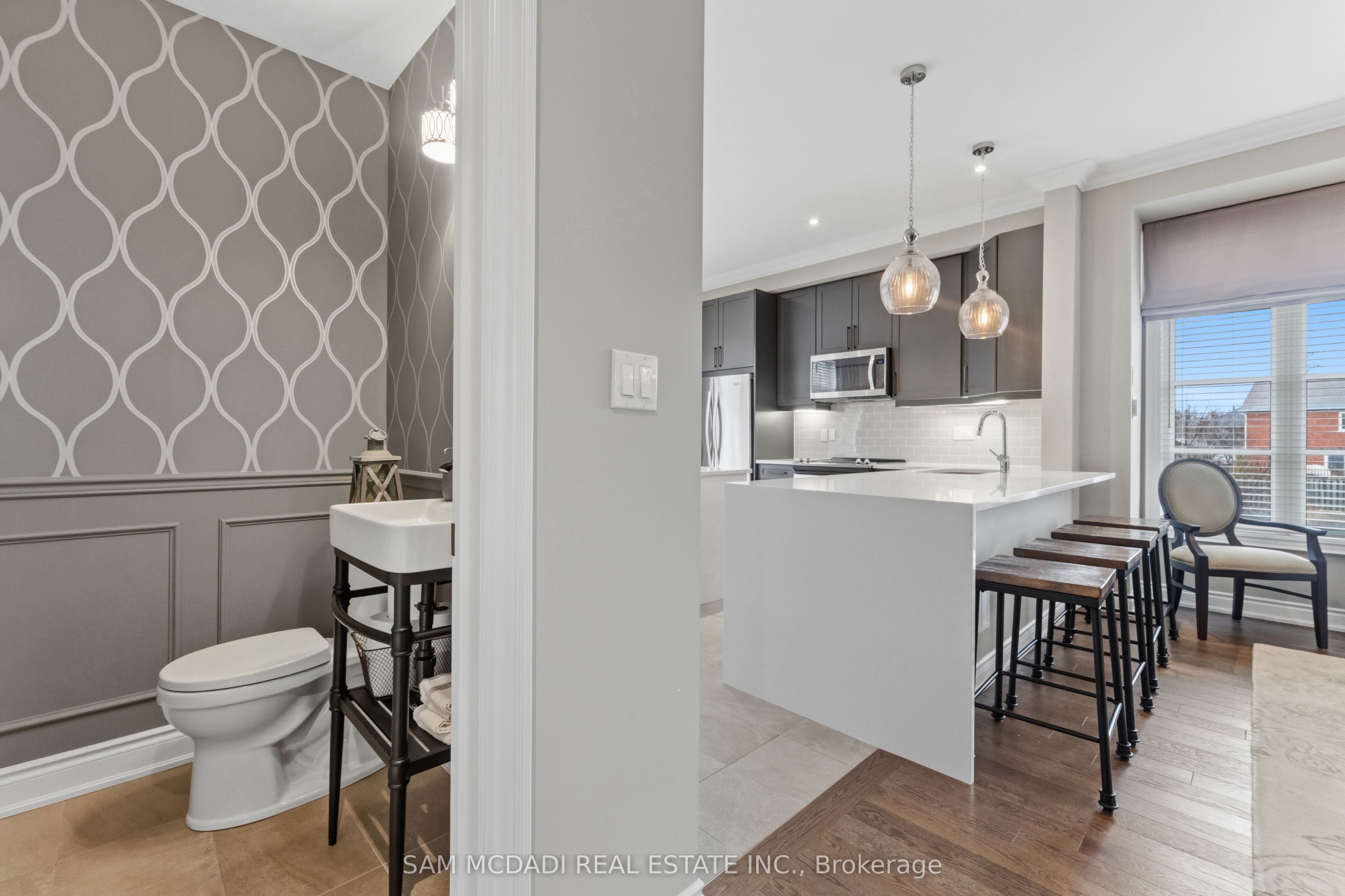 2029 Queensborough Gate Property Photo 10